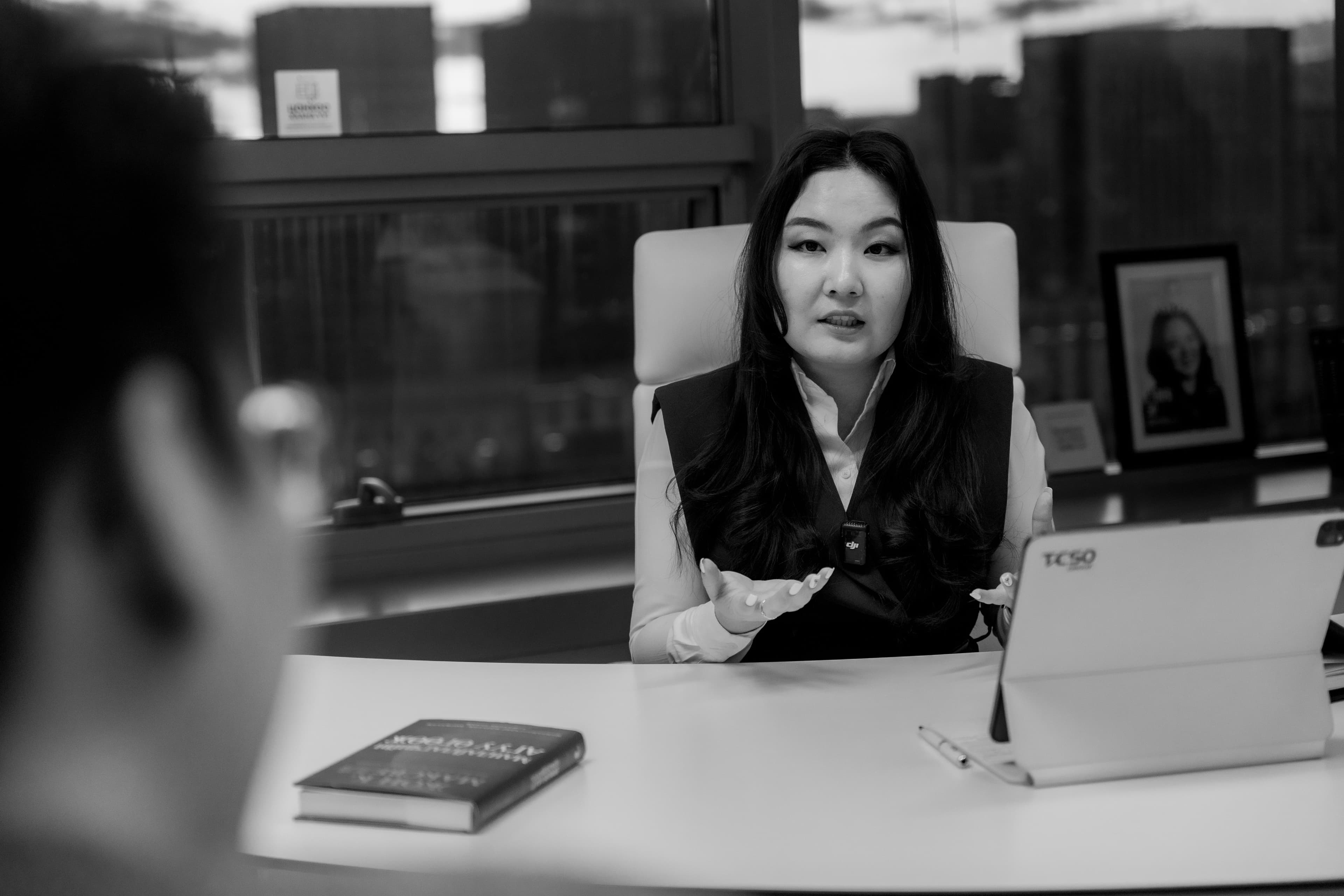 Залуус хязгаараа эвдэх боломж нийтлэлийн зураг