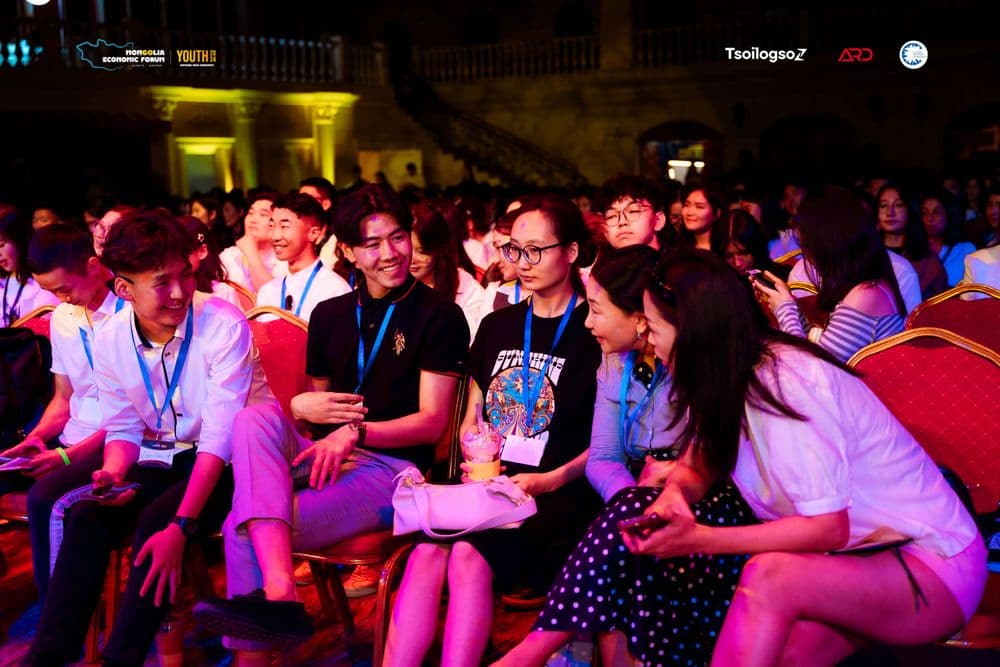 MEF Youth 2024: Шийдэл эрэлхийлж, оролцоогоо нэмэгдүүлсэн залуусын арга хэмжээг тоймлох нь - нийтлэлийн зураг