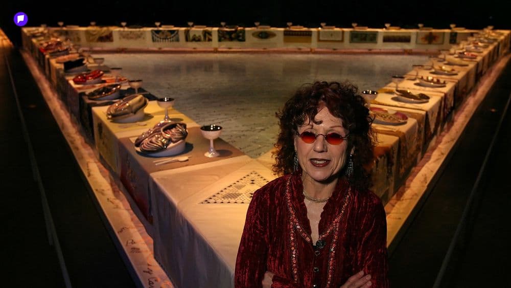 The Dinner Party: Түүхийн хуудаснаа мартагдсан эмэгтэйчүүдийн дуу хоолой - нийтлэлийн зураг