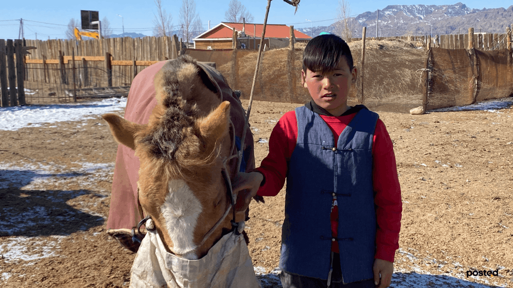 “Би өндөр болъё гэж боддоггүй, дахиад 2, 3 жил морио унаад уралдмаар байна”  - нийтлэлийн зураг