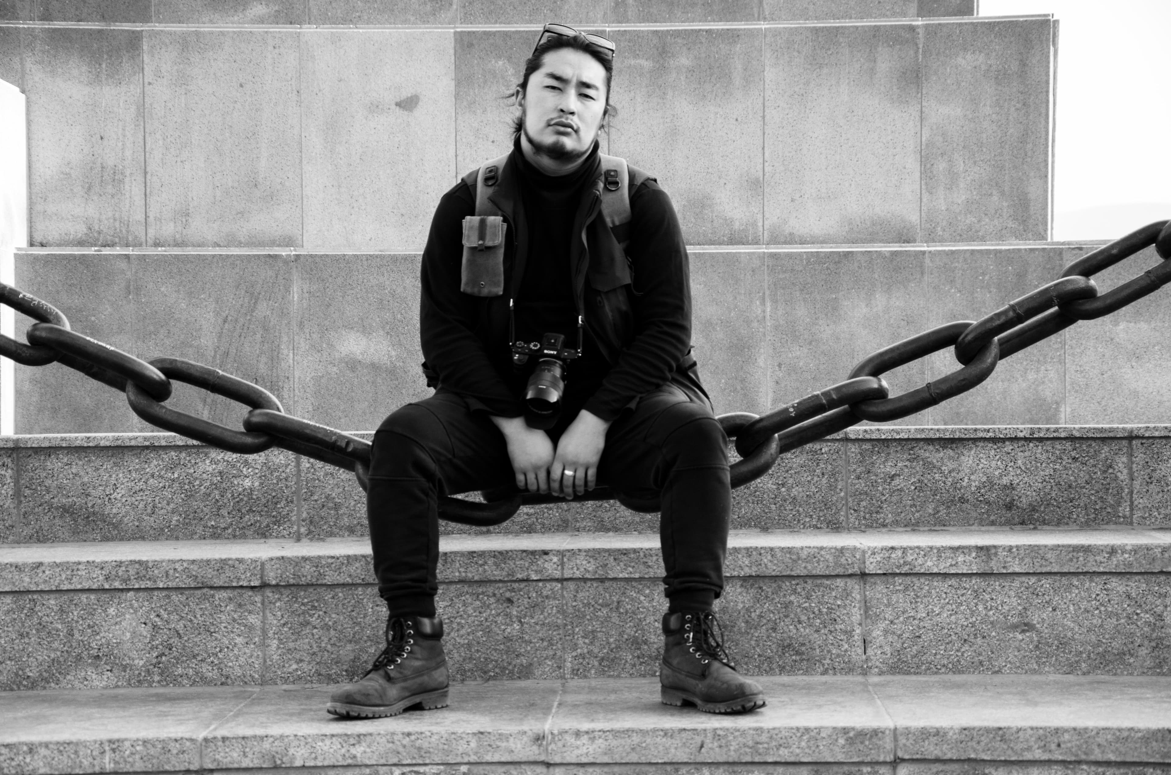 Хэлж чаддаггүй үгсээ дарсан зургандаа шингээдэг. - нийтлэлийн зураг