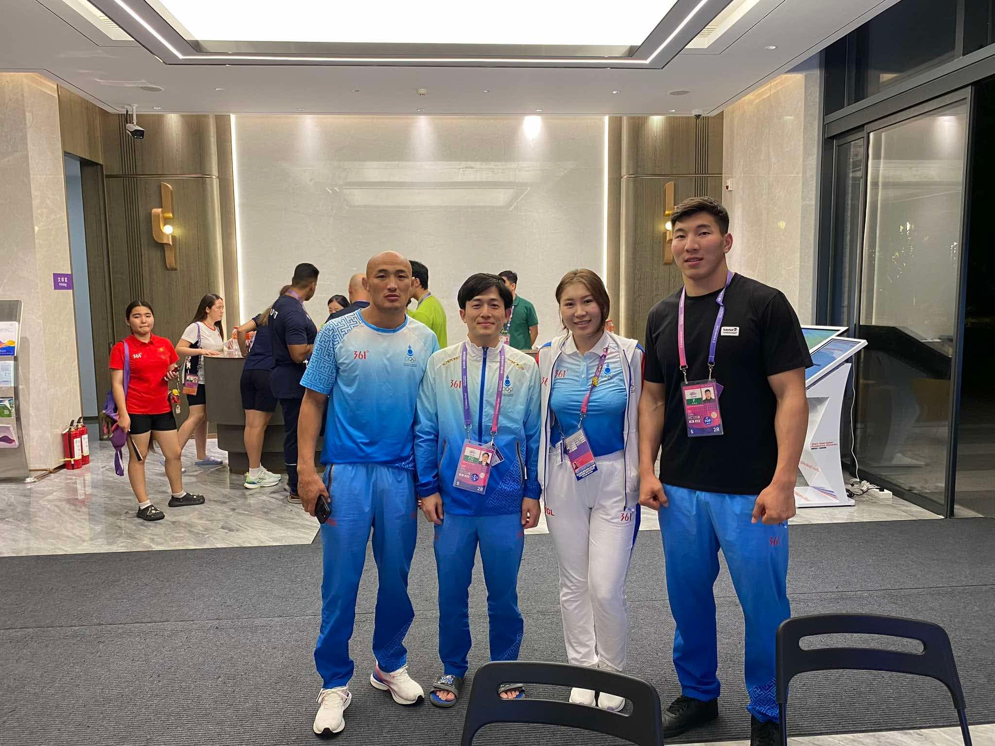 М.Номин-Эрдэнэ: Тамирчид миний гэр бүлээс өөрцгүй. Би тэгж л бодож эмчилдэг нийтлэлийн зураг