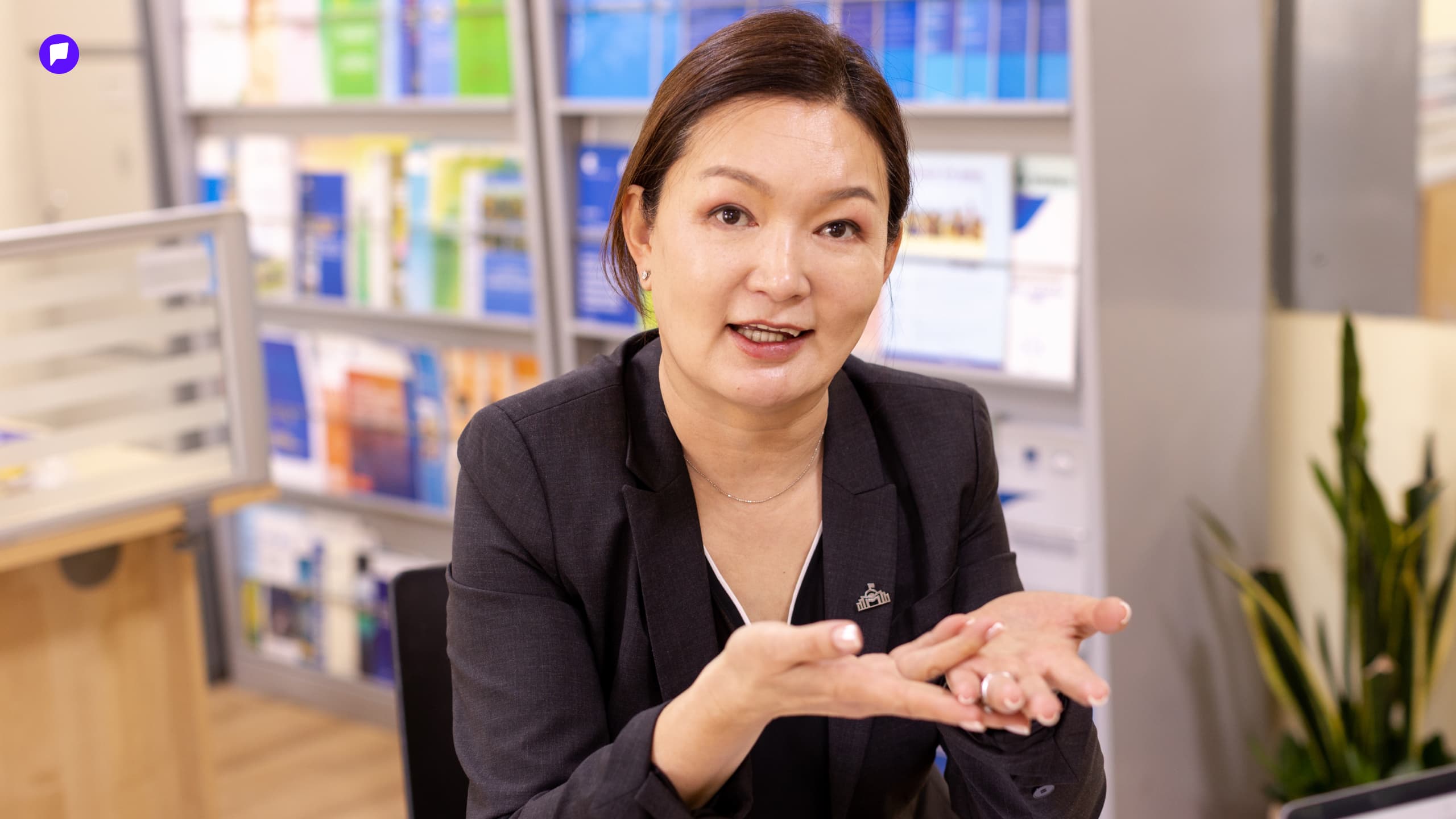 А.Солонго: Манай улс одоогоор хүн ам зүйн хувьд идэр залуу үе дээрээ явж байна нийтлэлийн зураг