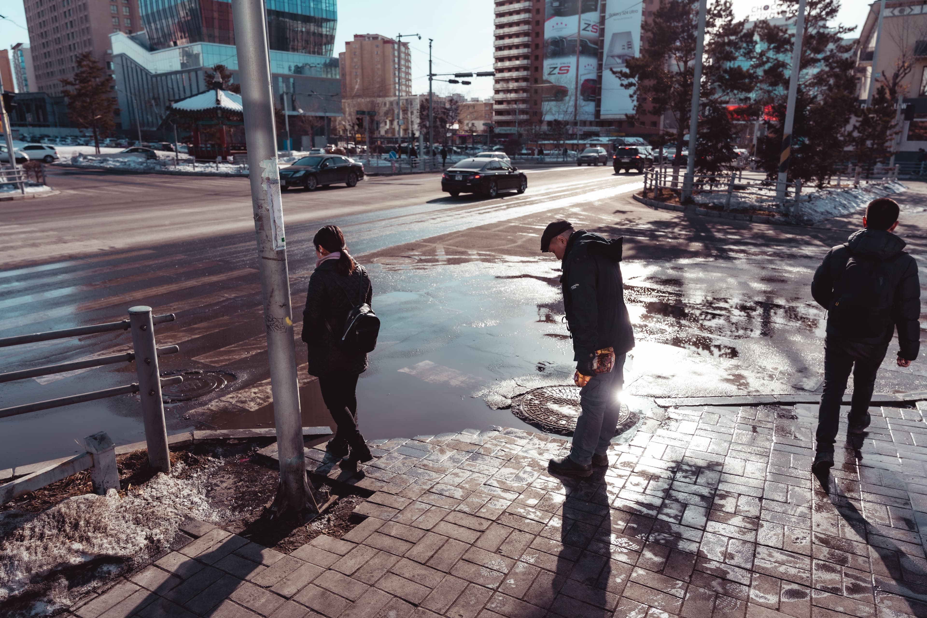 Улаанбаатарт: Цас хайлах цагаар нийтлэлийн зураг