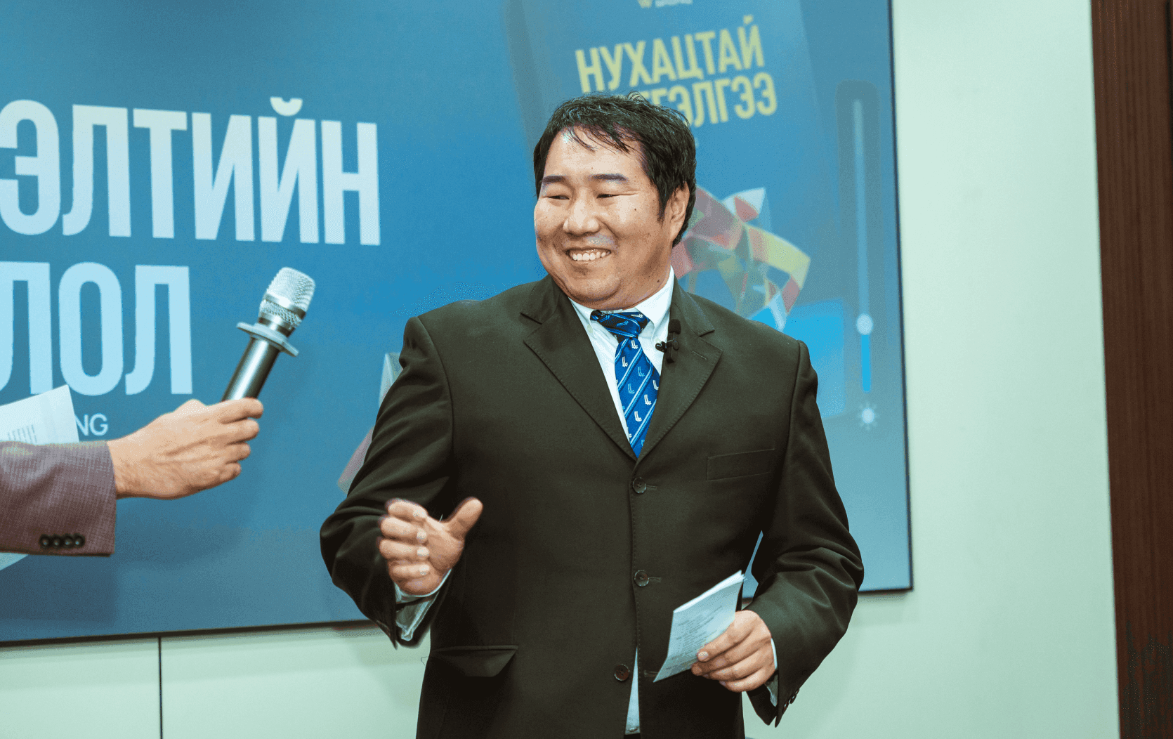 С.ӨНӨР: Монголд нухацтай сэтгэх чадвар ус, агаар мэт хэрэгтэй байна нийтлэлийн зураг