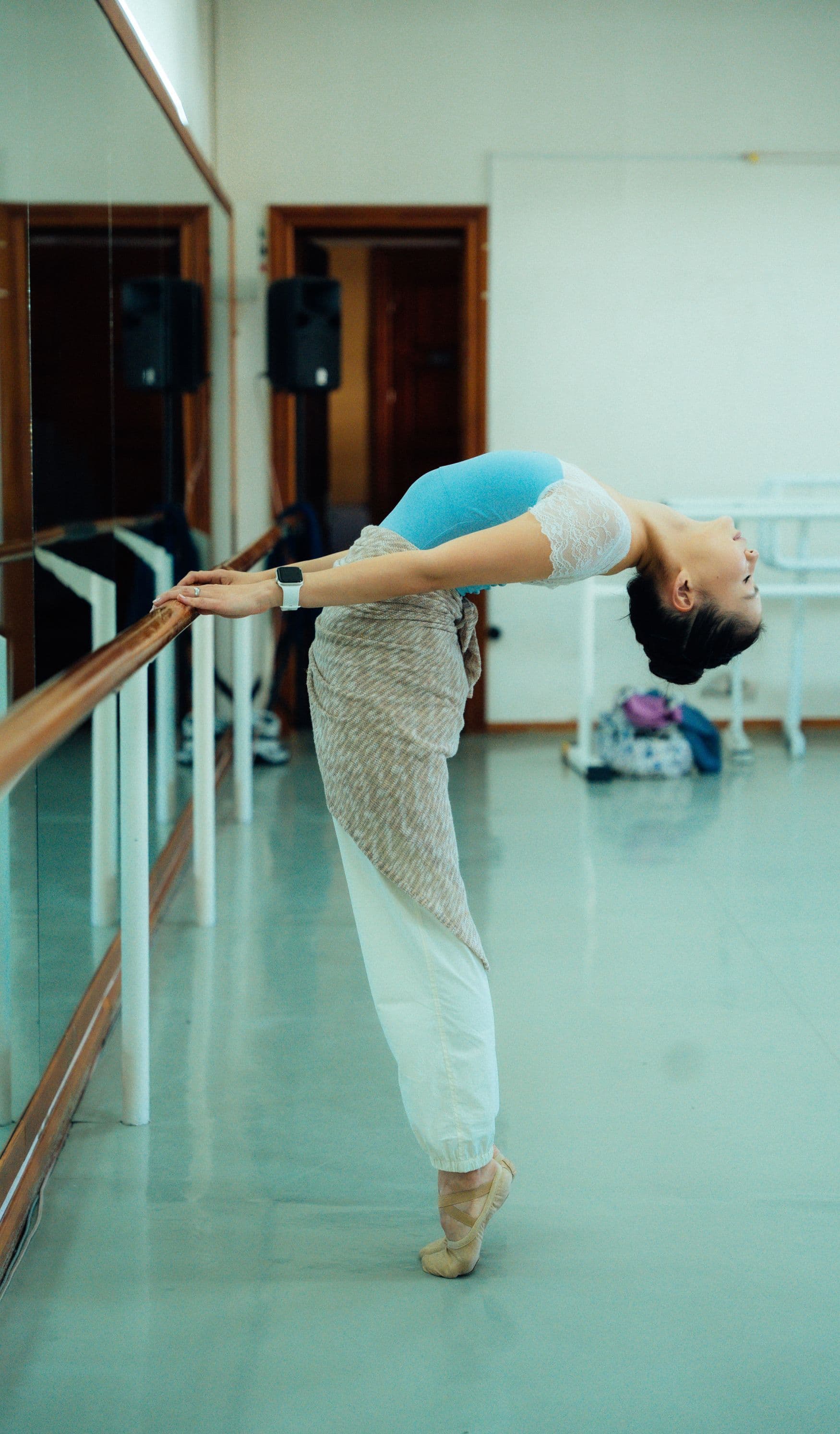 МУГЖ О.Анужин: Балет бол амьд урлаг. Чадах эсэхийг зөвхөн тайз л шийднэ   нийтлэлийн зураг