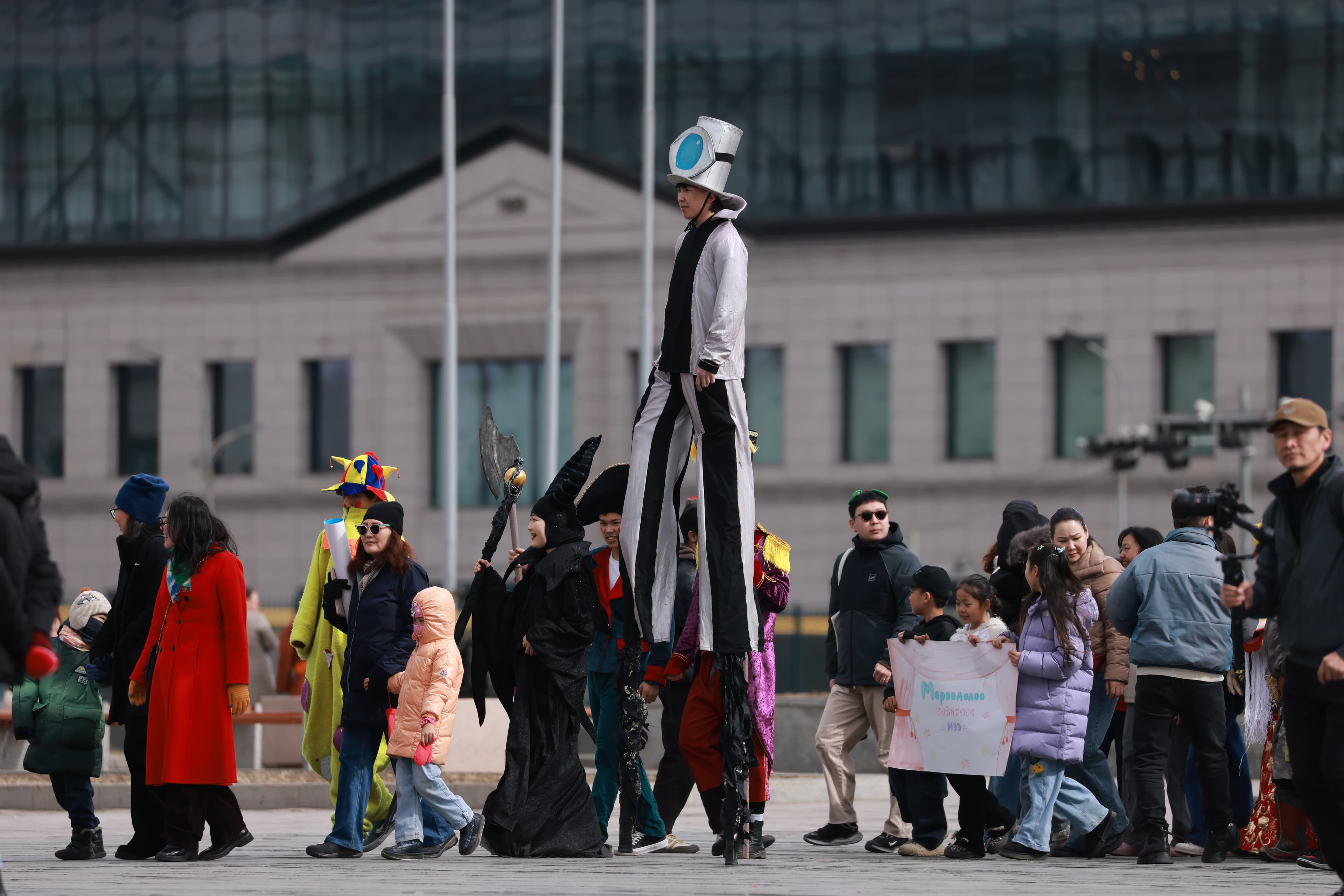 “Бидний хамгийн том зорилго бол хүүхэд бүрд театрын урлагийг тэгш хүртээмжтэй хүргэх явдал” нийтлэлийн зураг