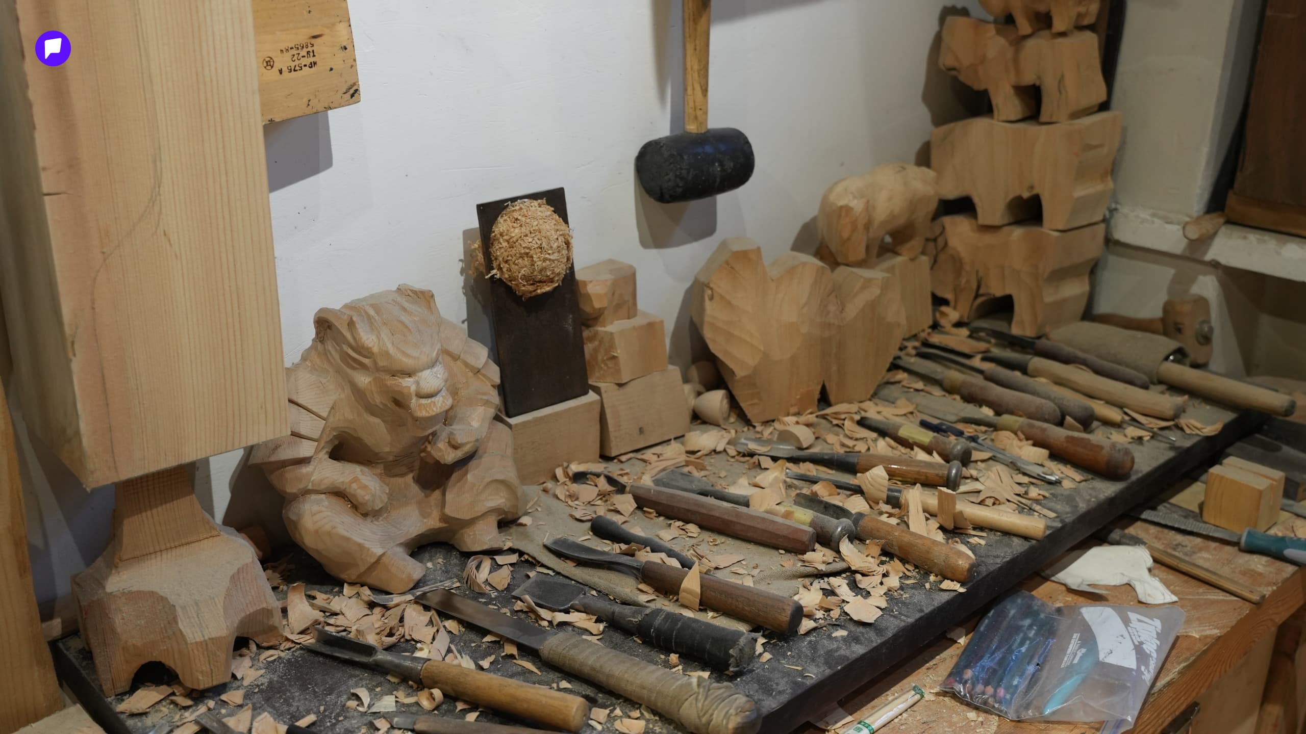 Б.Отгонжаргал: Модоор баримал хийнэ гэдэг байгалийн өөрөө бүтээсэн урлагийг хүндэтгэхийн нэр юм билээ нийтлэлийн зураг