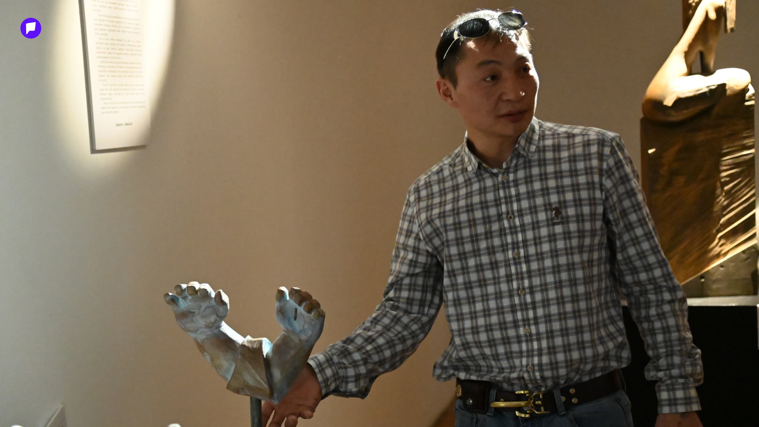 Б.Отгонжаргал: Модоор баримал хийнэ гэдэг байгалийн өөрөө бүтээсэн урлагийг хүндэтгэхийн нэр юм билээ нийтлэлийн зураг