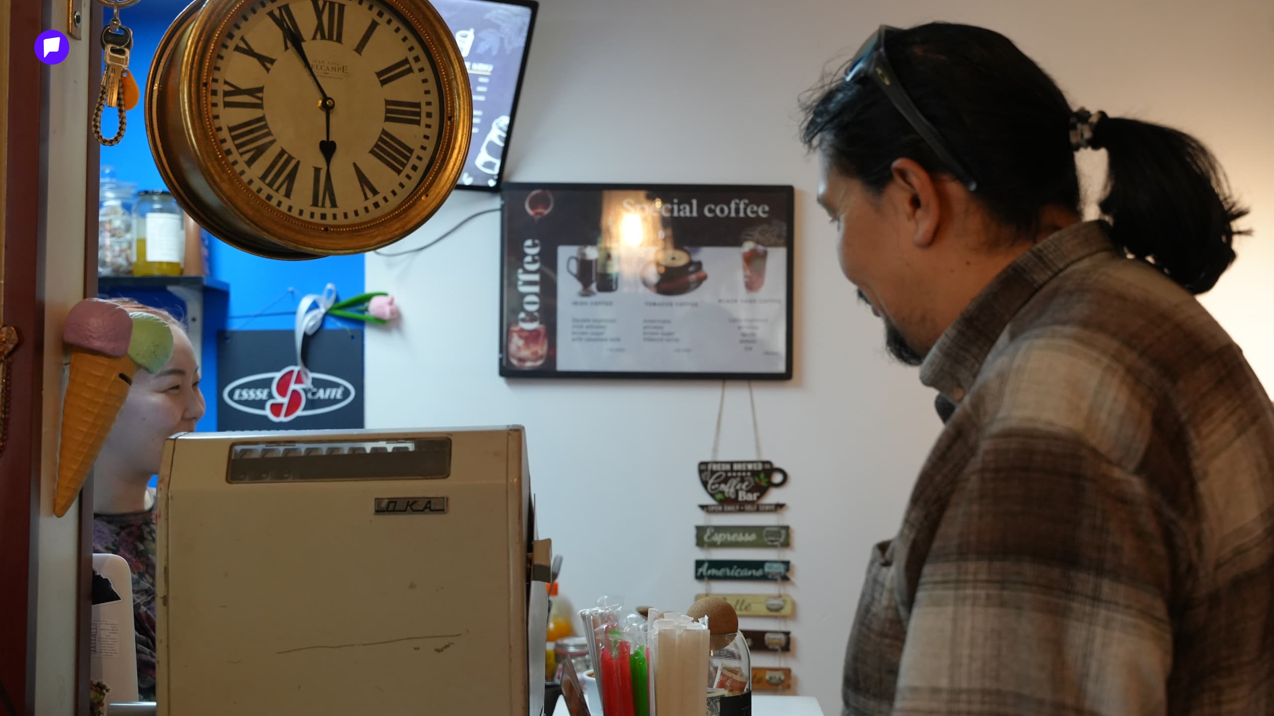 Coffee shop Hunting: Мартагдсан дурсамжаа үнэртэж, барьж үзэн, мэдэрч болох амьд “галерей” нийтлэлийн зураг