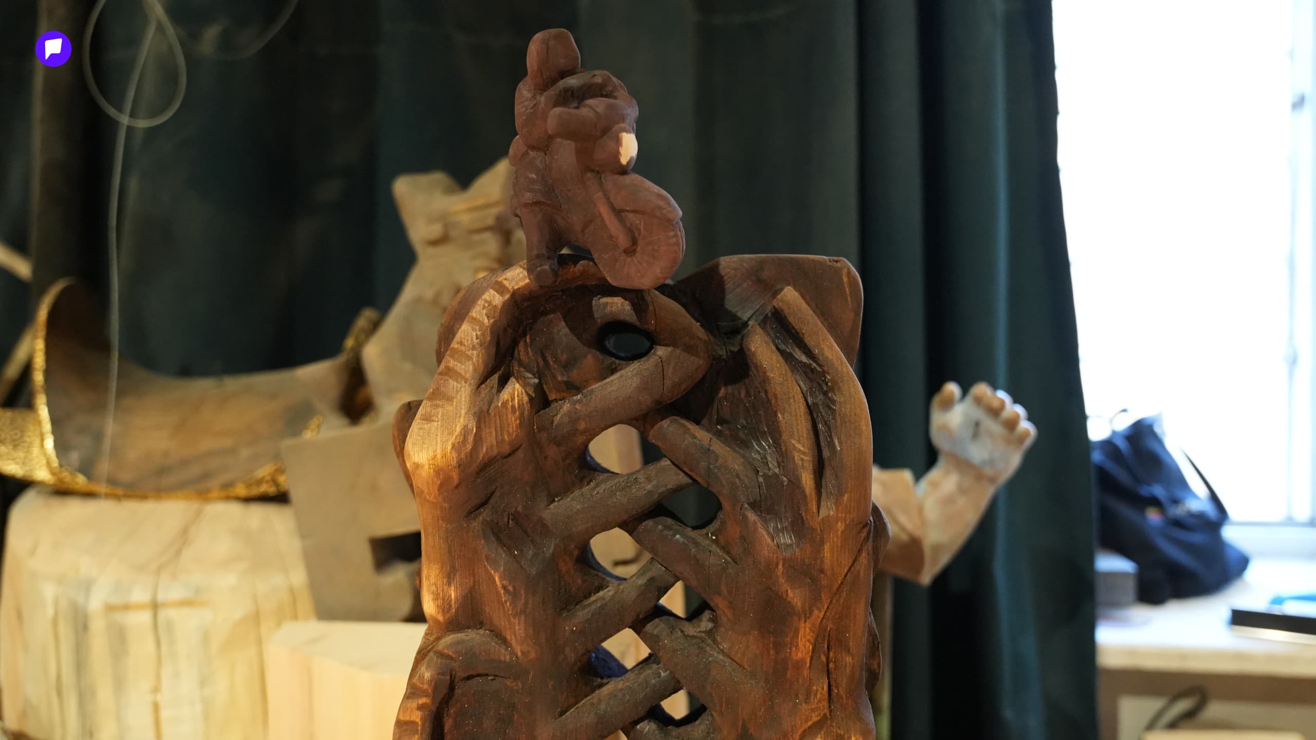 Б.Отгонжаргал: Модоор баримал хийнэ гэдэг байгалийн өөрөө бүтээсэн урлагийг хүндэтгэхийн нэр юм билээ нийтлэлийн зураг