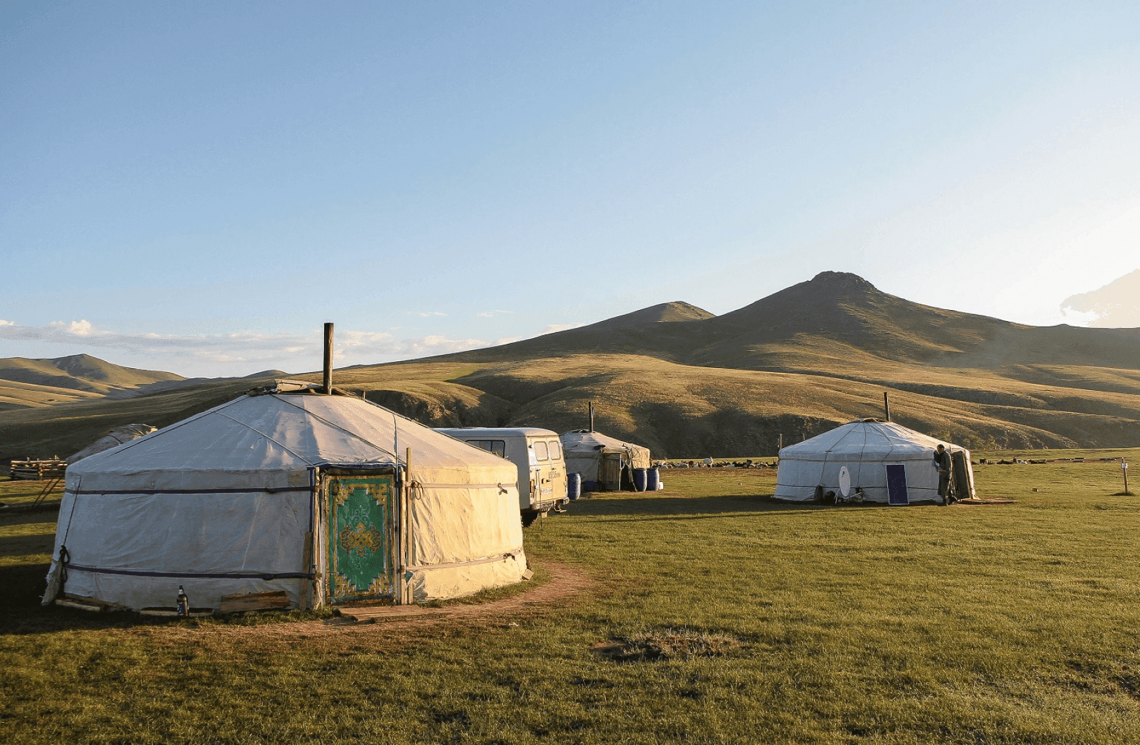 Г.Мөнх-Эрдэнэ: Монголчууд суурин иргэншилт хүмүүсийг бодвол арай чөлөөтэй сэтгэлгээтэй нийтлэлийн зураг