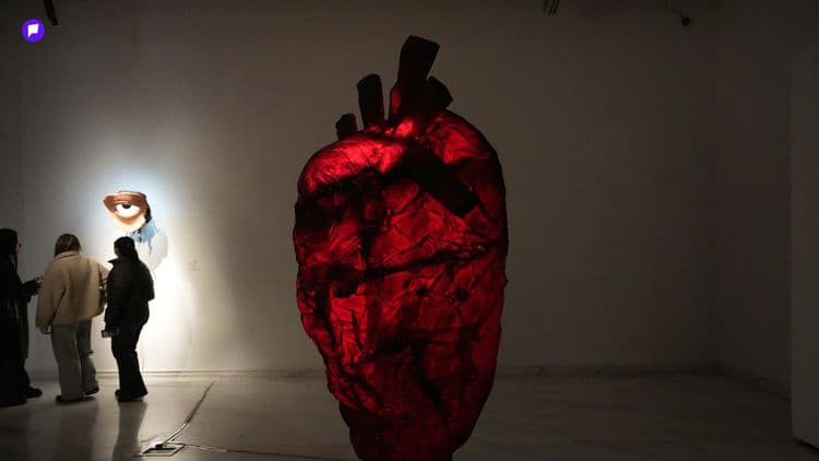 Gallery Hunting: Нийгмийн түгшүүрийг амилуулсан “Амь” үзэсгэлэн - эрэлттэй нийтлэлийн зураг