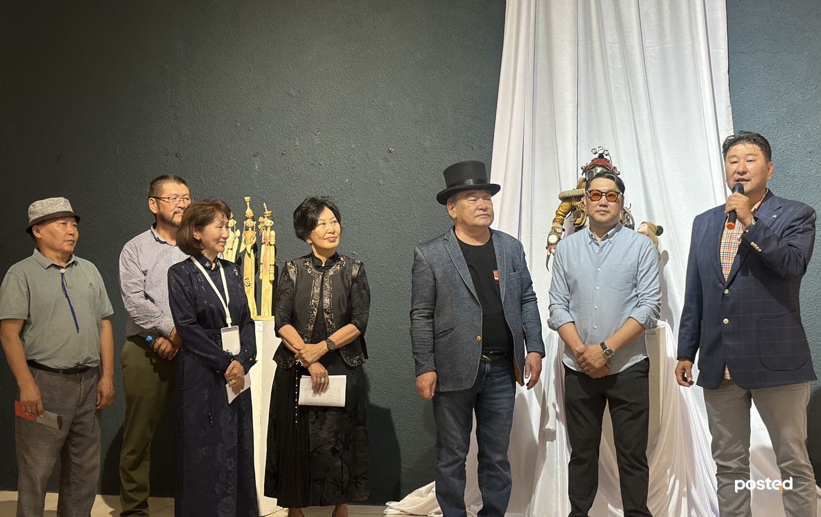 “Монголын хүүхэлдэйн уран бүтээлчдийн анхдугаар нэгдсэн үзэсгэлэн” нээлтээ хийлээ нийтлэлийн зураг