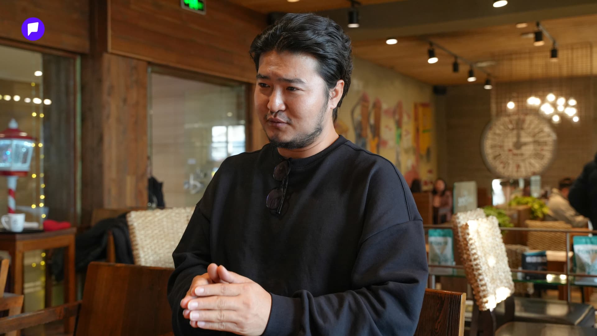 С.Чойдорж: Хат суусан орчуулагч болъё гэвэл хатуу хүтүүтэй сайн ноцолдоорой  нийтлэлийн зураг