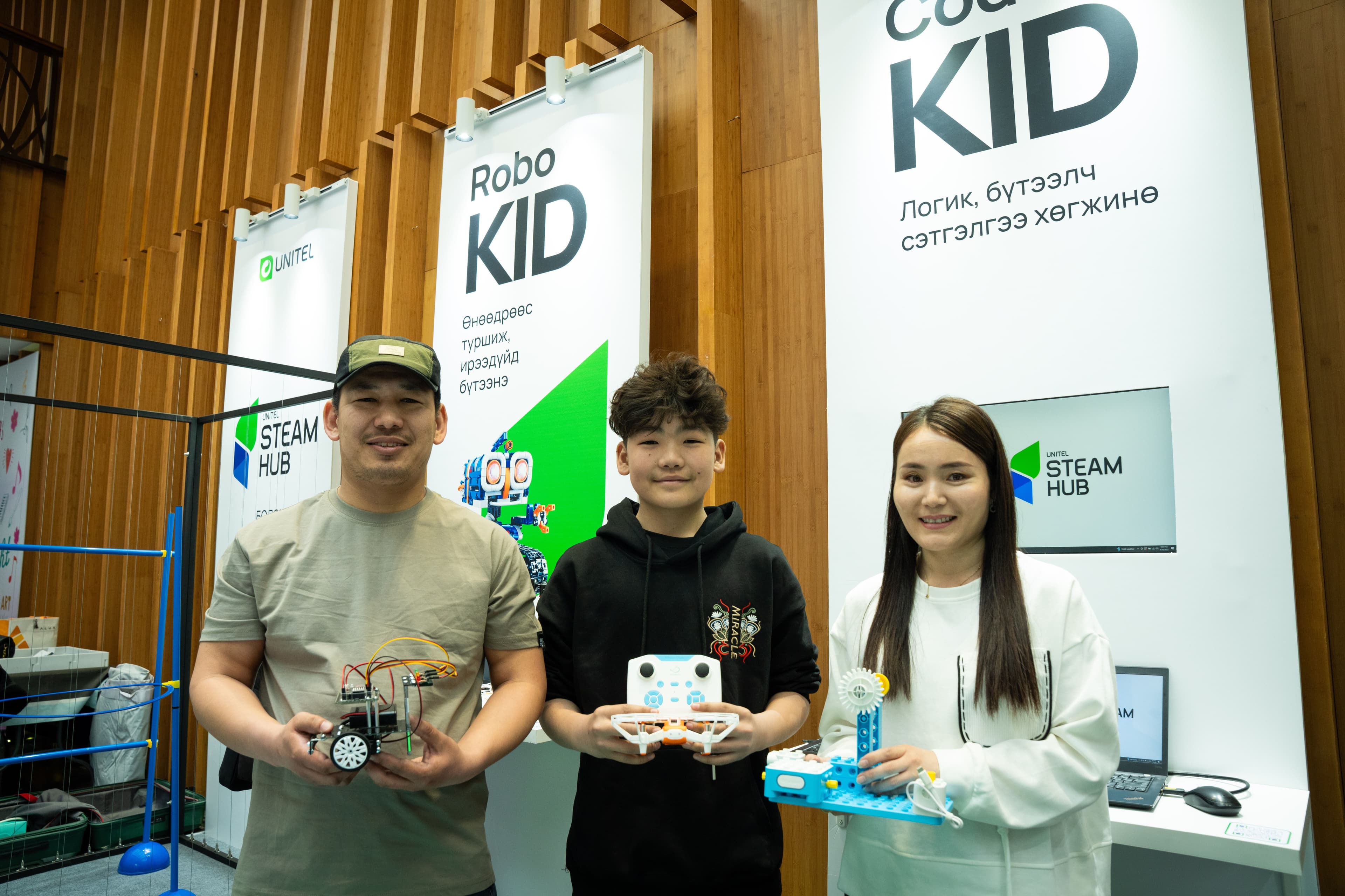 Б.Билгүүн: Би өвлийн амралтаараа Өвөрхангайд очиж роботын сургалтад суусан нийтлэлийн зураг
