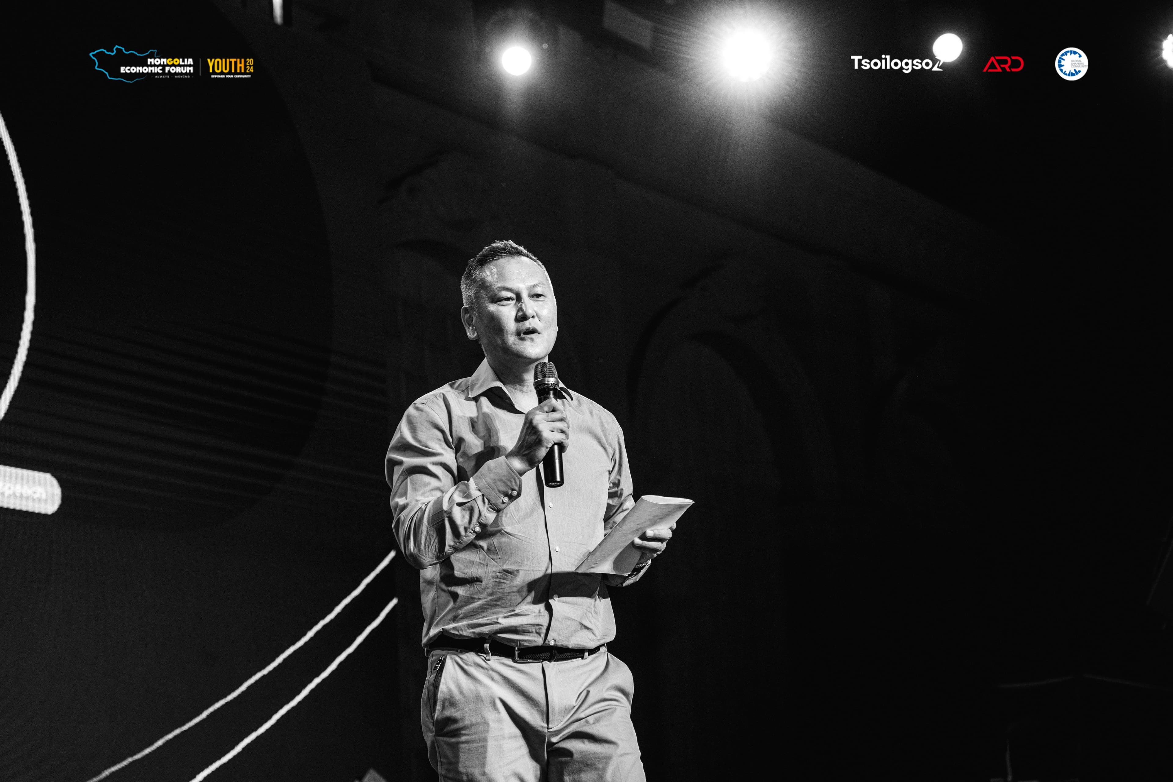 MEF Youth 2024: Шийдэл эрэлхийлж, оролцоогоо нэмэгдүүлсэн залуусын арга хэмжээг тоймлох нь нийтлэлийн зураг