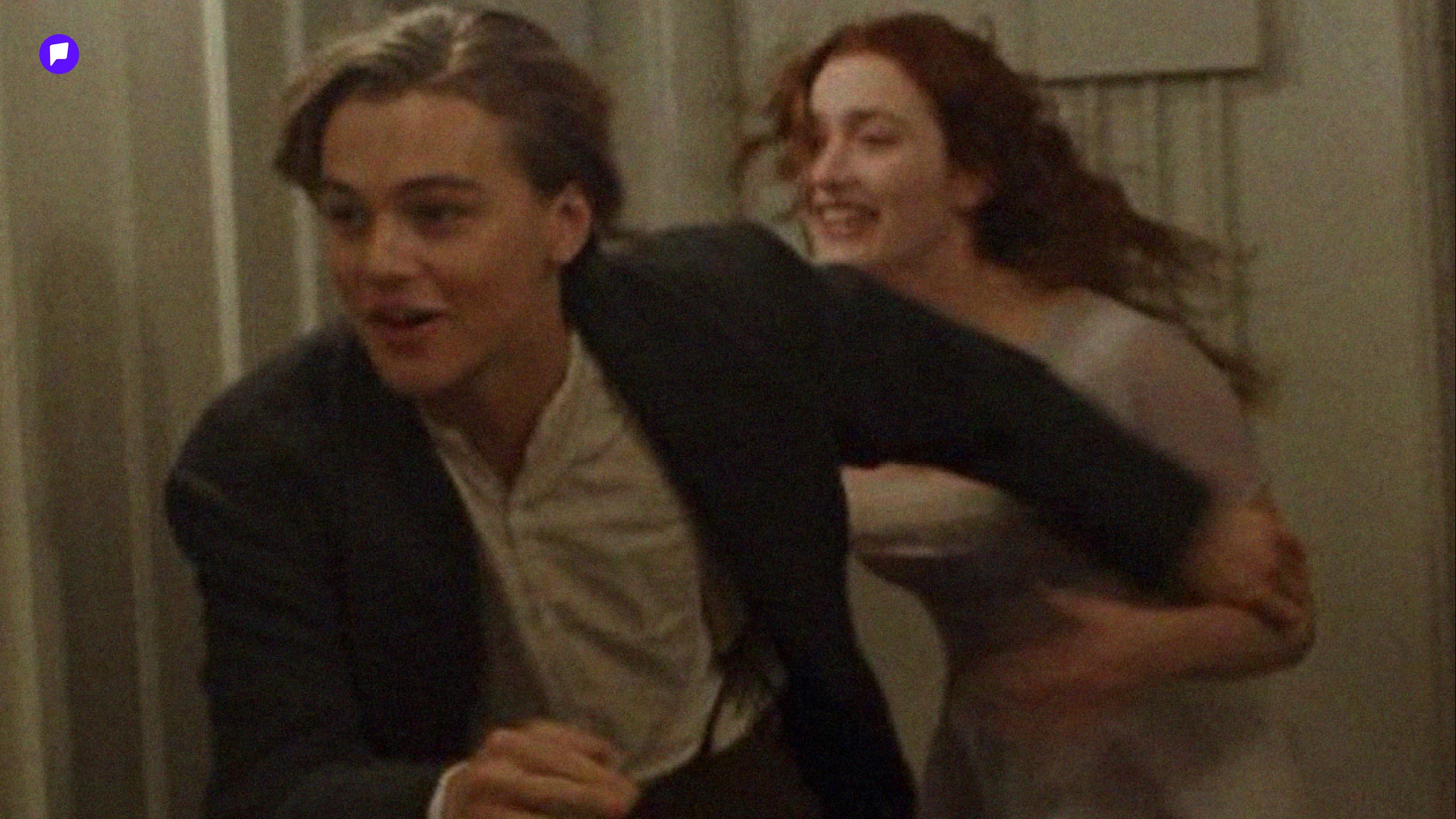 Хайртай хүнийхээ гараас атгах нь өвдөлт намдаах эмтэй ижил нөлөө үзүүлдэг - нийтлэлийн зураг