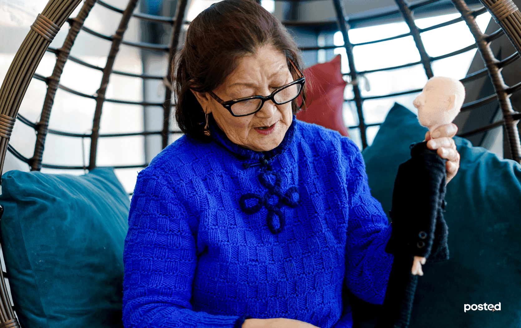 Д.Нина: Амьдралынхаа ихэнх цагийг утсаа маажаад өнгөрүүлчихвэл дэндүү харамсалтайяа нийтлэлийн зураг