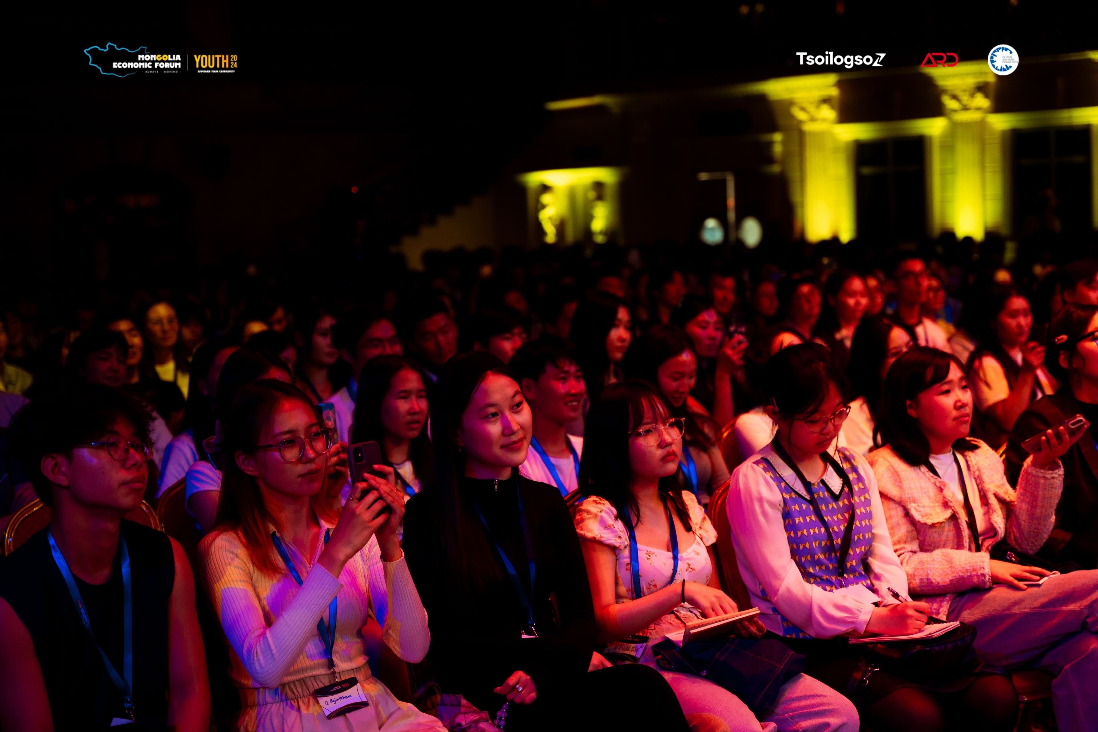 MEF Youth 2024: Шийдэл эрэлхийлж, оролцоогоо нэмэгдүүлсэн залуусын арга хэмжээг тоймлох нь нийтлэлийн зураг