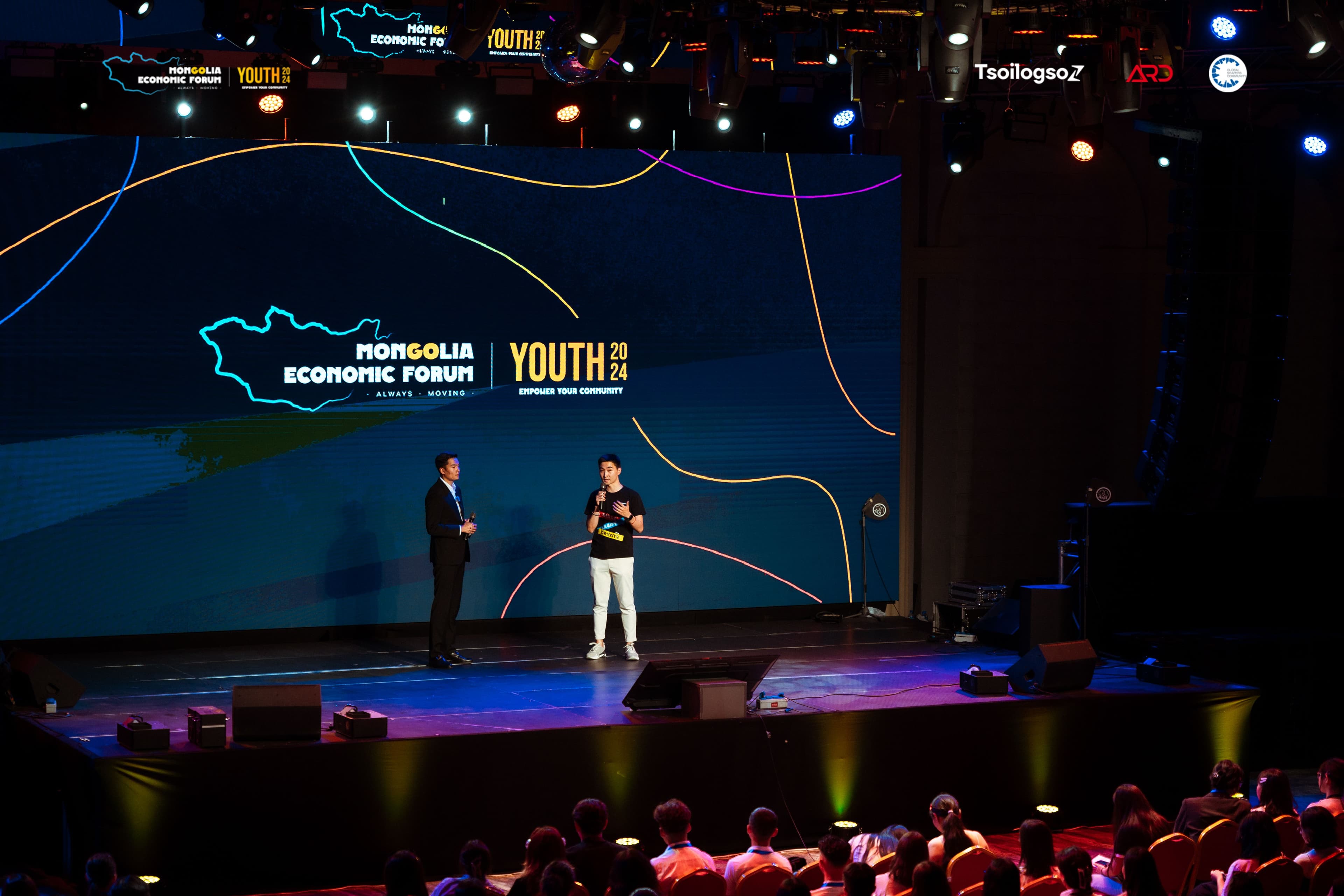 MEF Youth 2024: Шийдэл эрэлхийлж, оролцоогоо нэмэгдүүлсэн залуусын арга хэмжээг тоймлох нь нийтлэлийн зураг