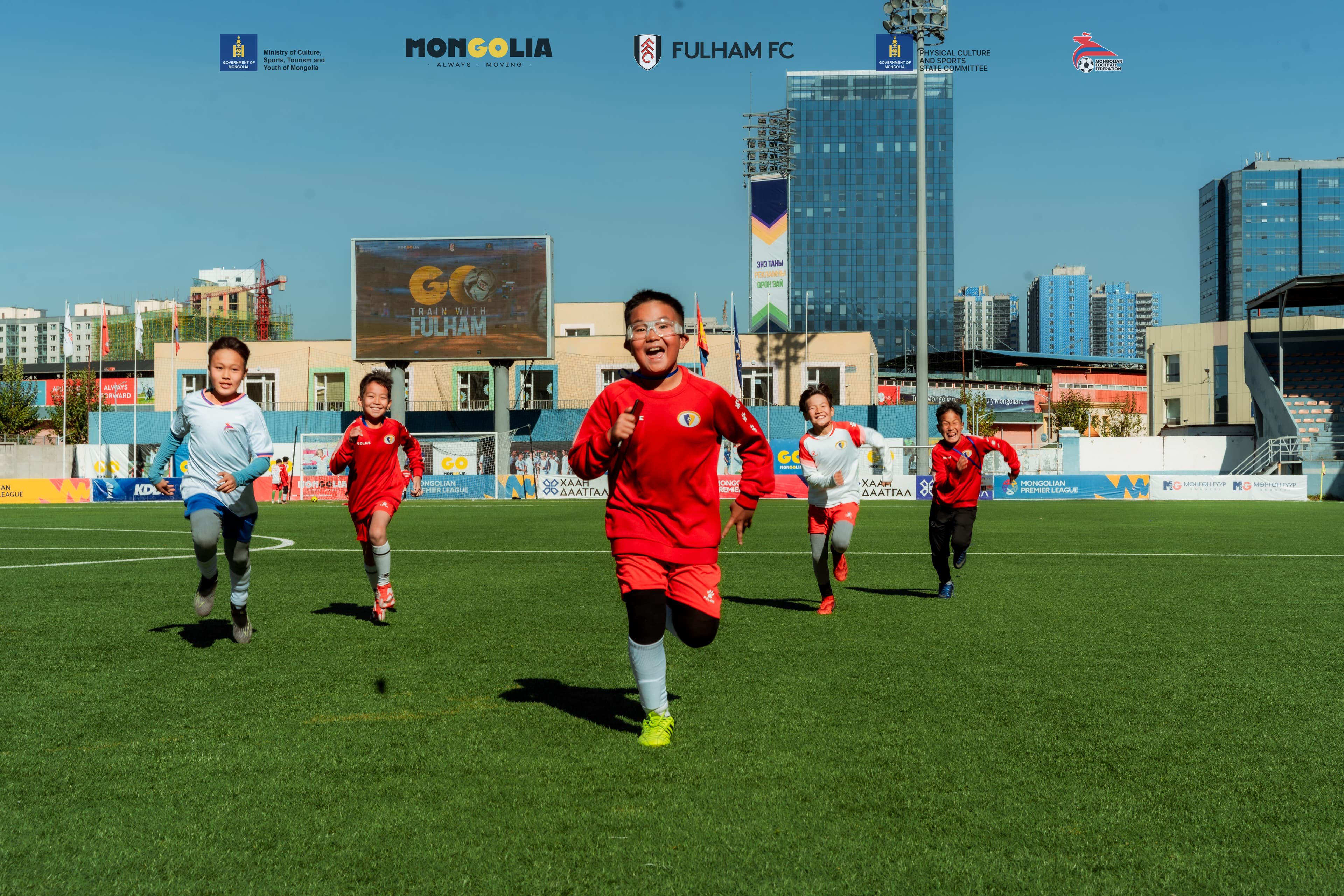 Fulham F.C.-ийн дасгалжуулагчид Монголд: Ирээдүйн хөл бөмбөгийн оддыг хайж байна! нийтлэлийн зураг
