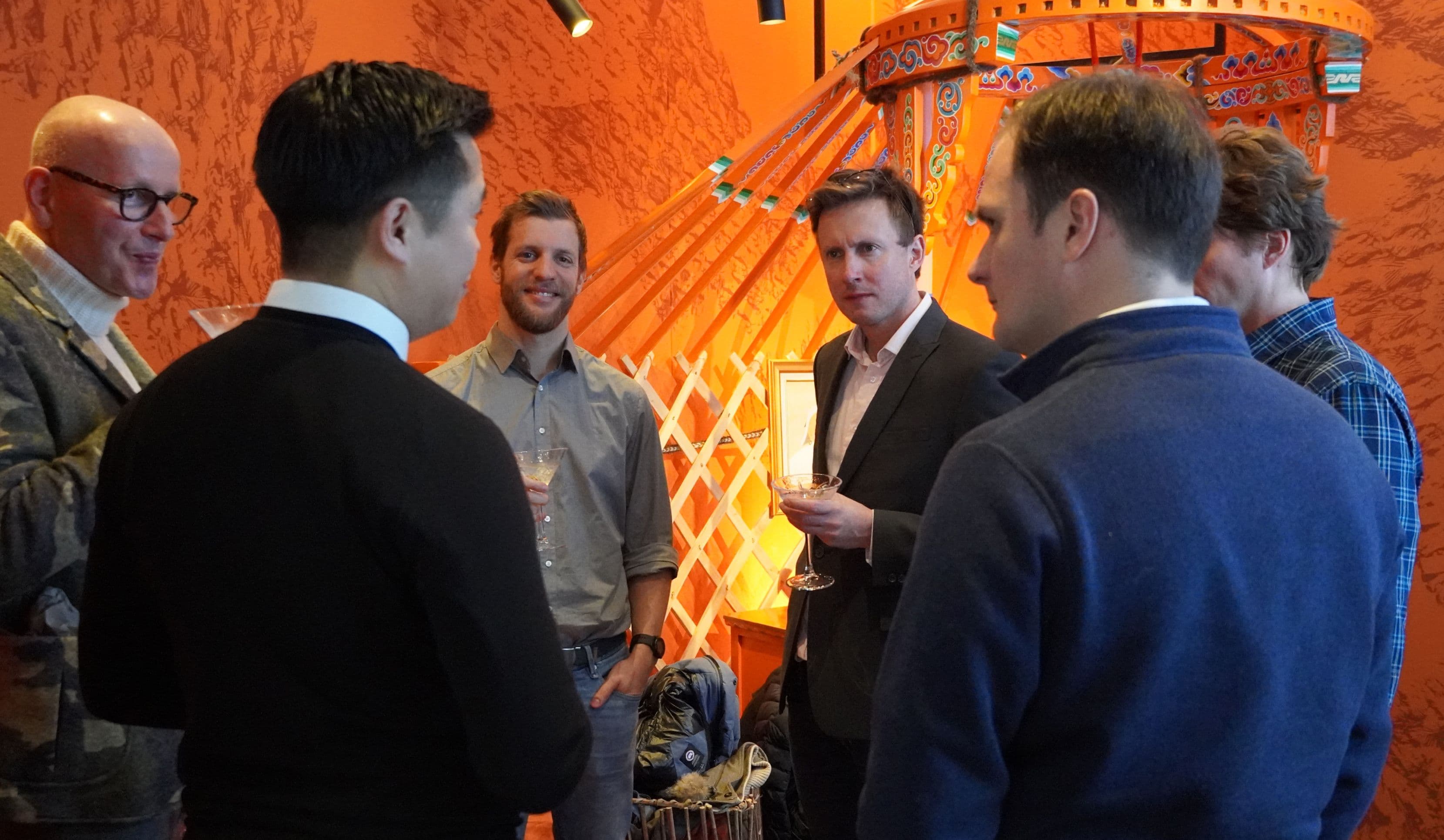 Дэлхийн эдийн засгийн чуулганаар "Mongolia House" дэлхий нийтийн анхаарлыг татлаа нийтлэлийн зураг