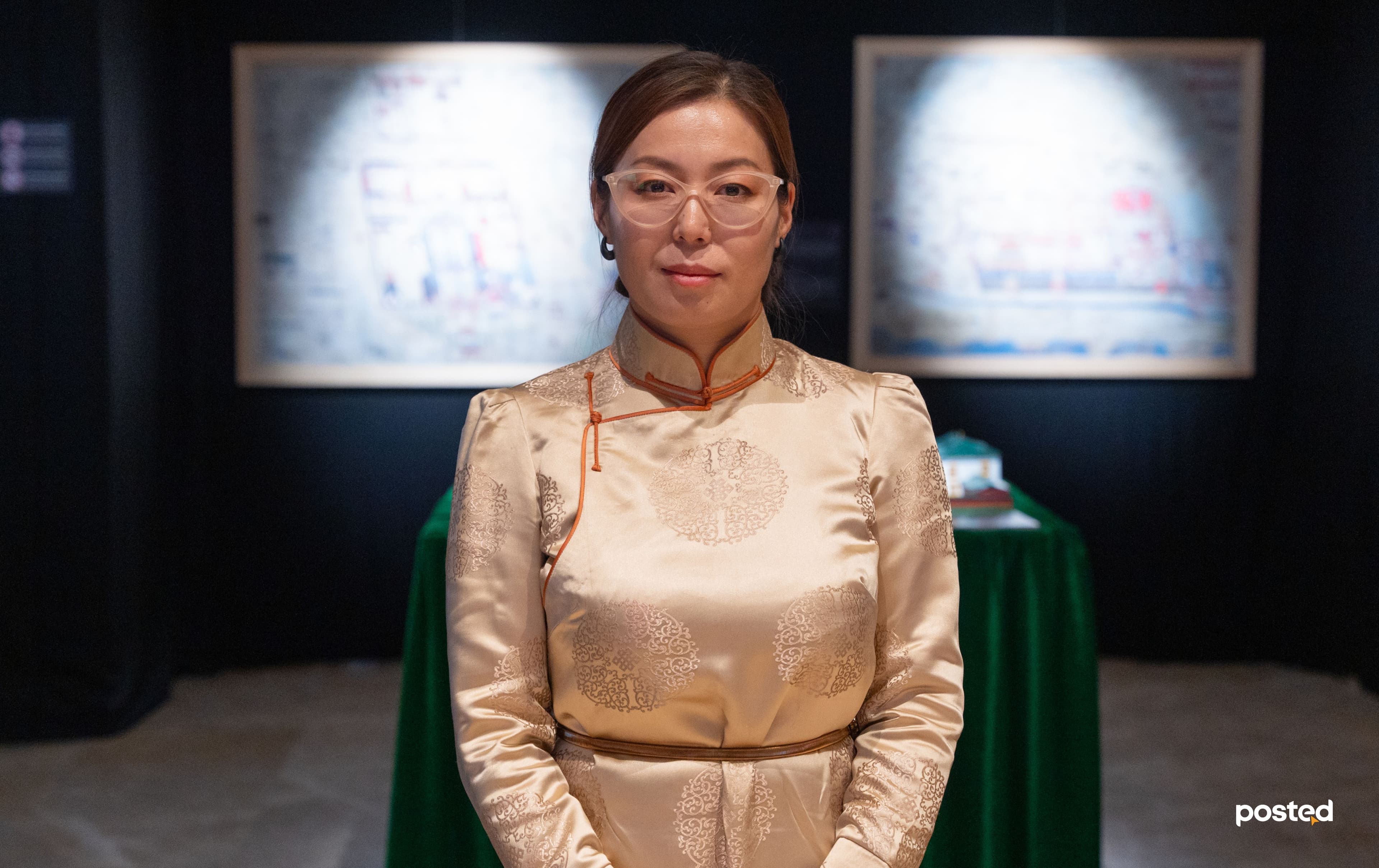 Улаанбаатар хотын агаараар амьсгалж, усаар нь ундаалж буй хүн бүрийн заавал үзэх үзэсгэлэн нийтлэлийн зураг