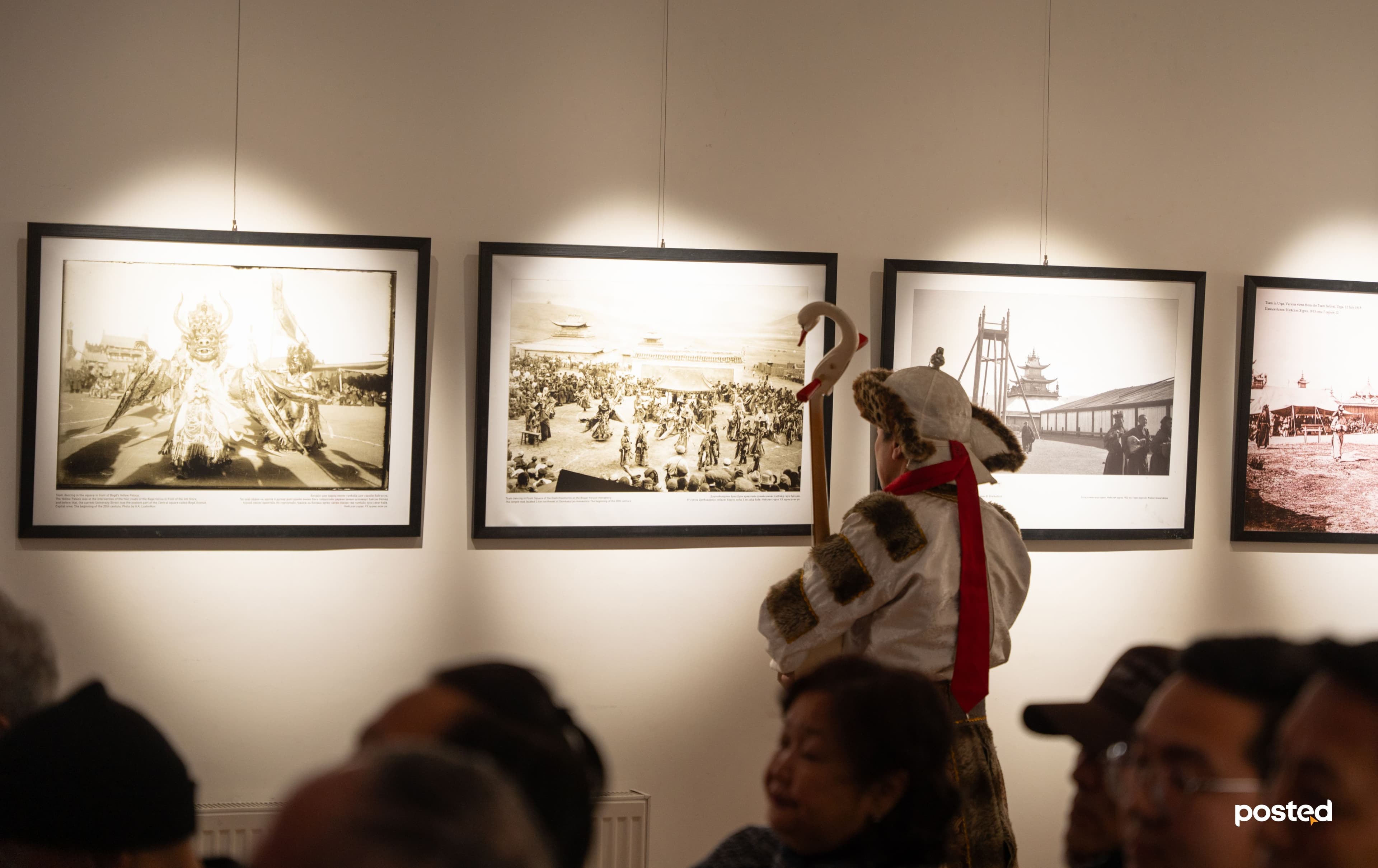 Улаанбаатар хотын агаараар амьсгалж, усаар нь ундаалж буй хүн бүрийн заавал үзэх үзэсгэлэн нийтлэлийн зураг