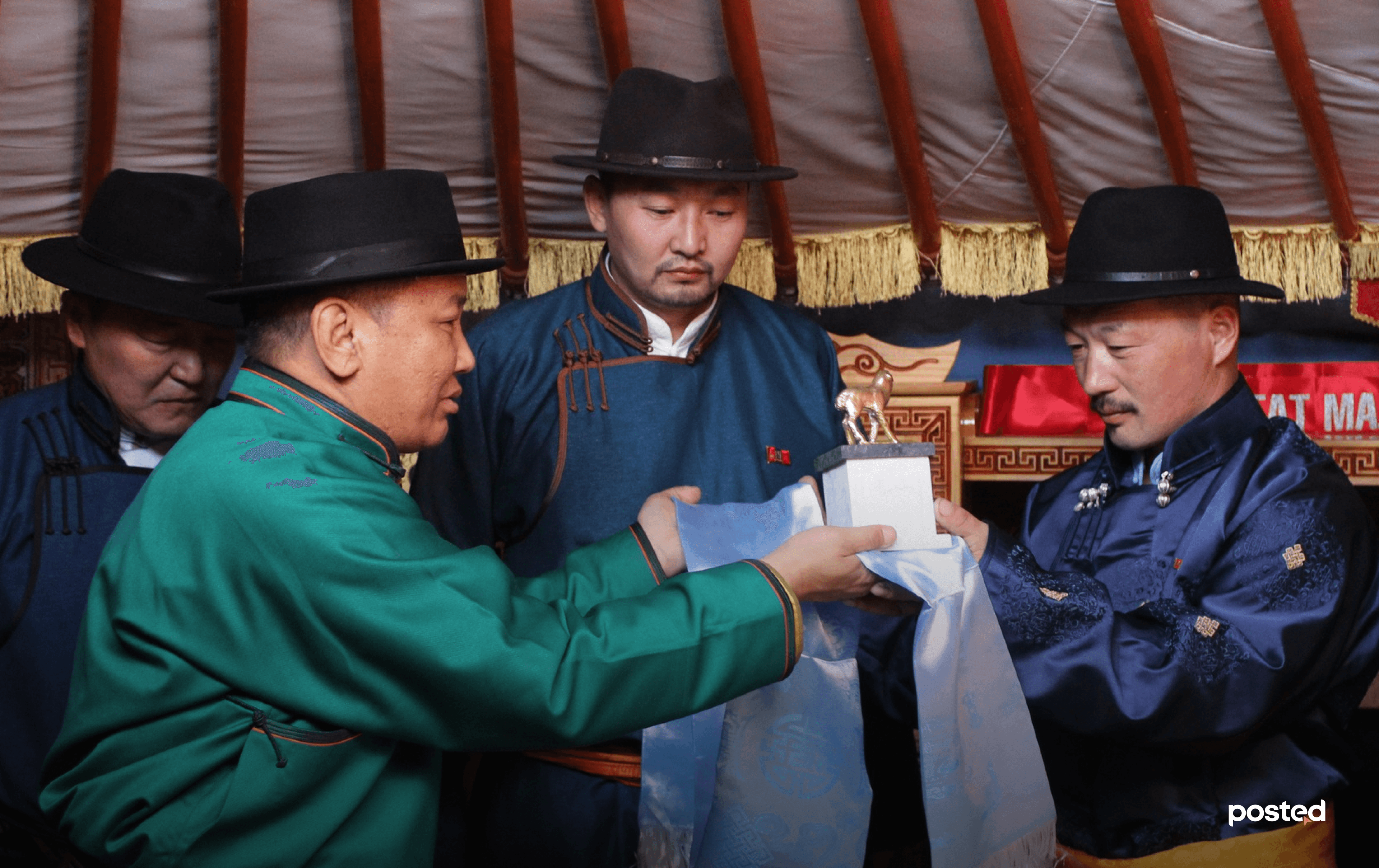 Хайрын “хурга” нийтлэлийн зураг