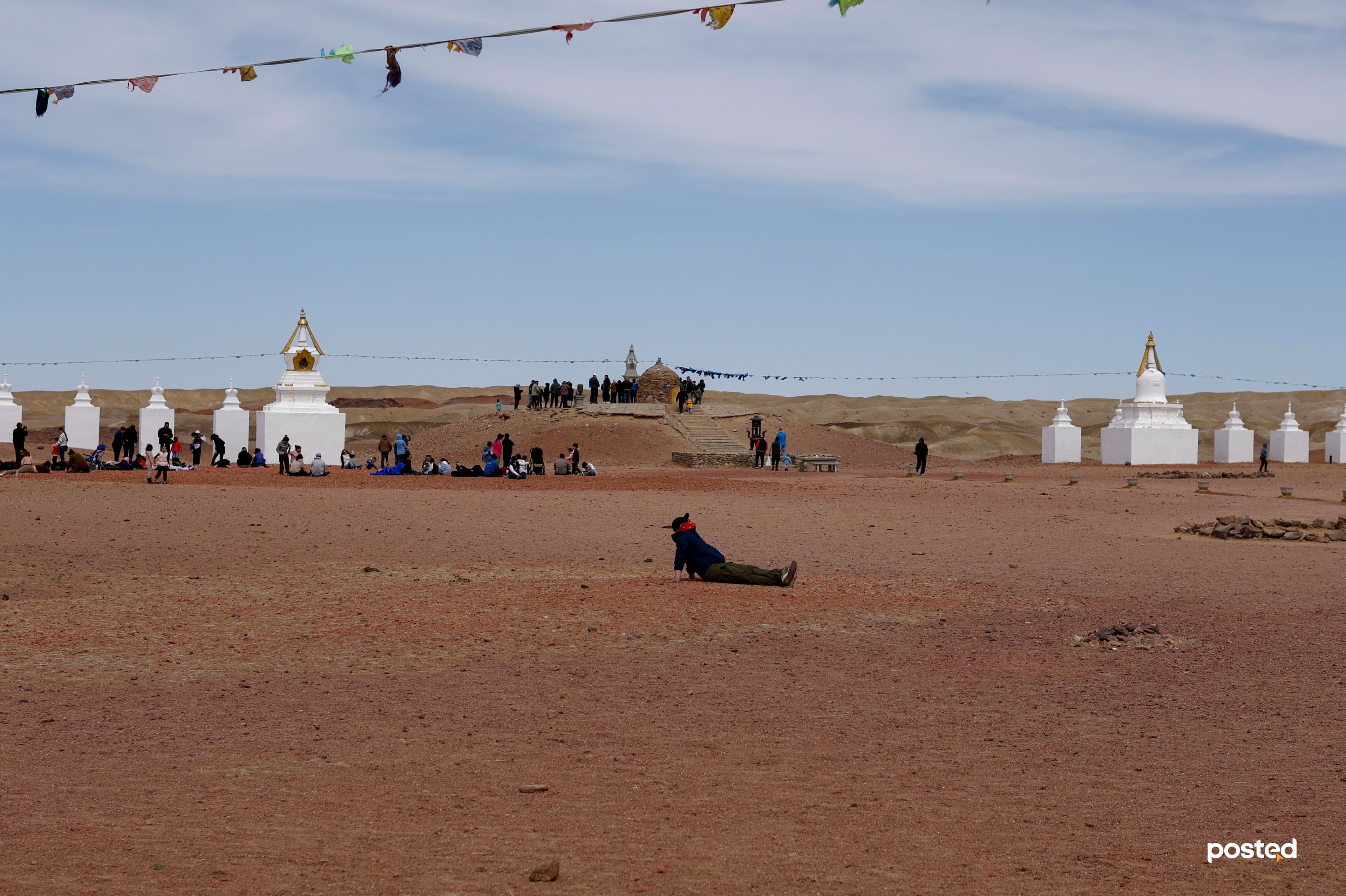 “Энерги дамжуулж байна аа!” фото сурвалжилга нийтлэлийн зураг