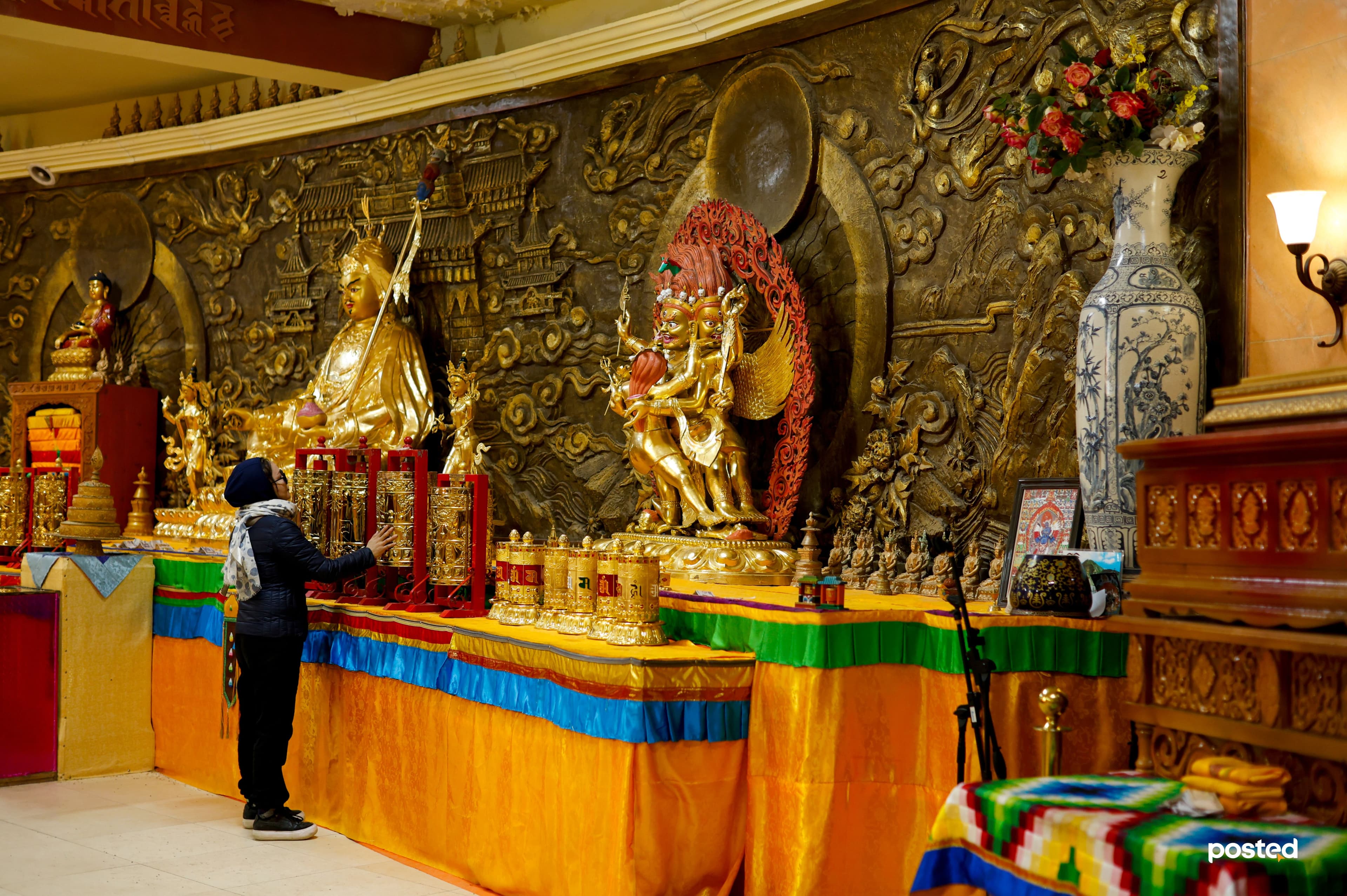 “Энерги дамжуулж байна аа!” фото сурвалжилга нийтлэлийн зураг