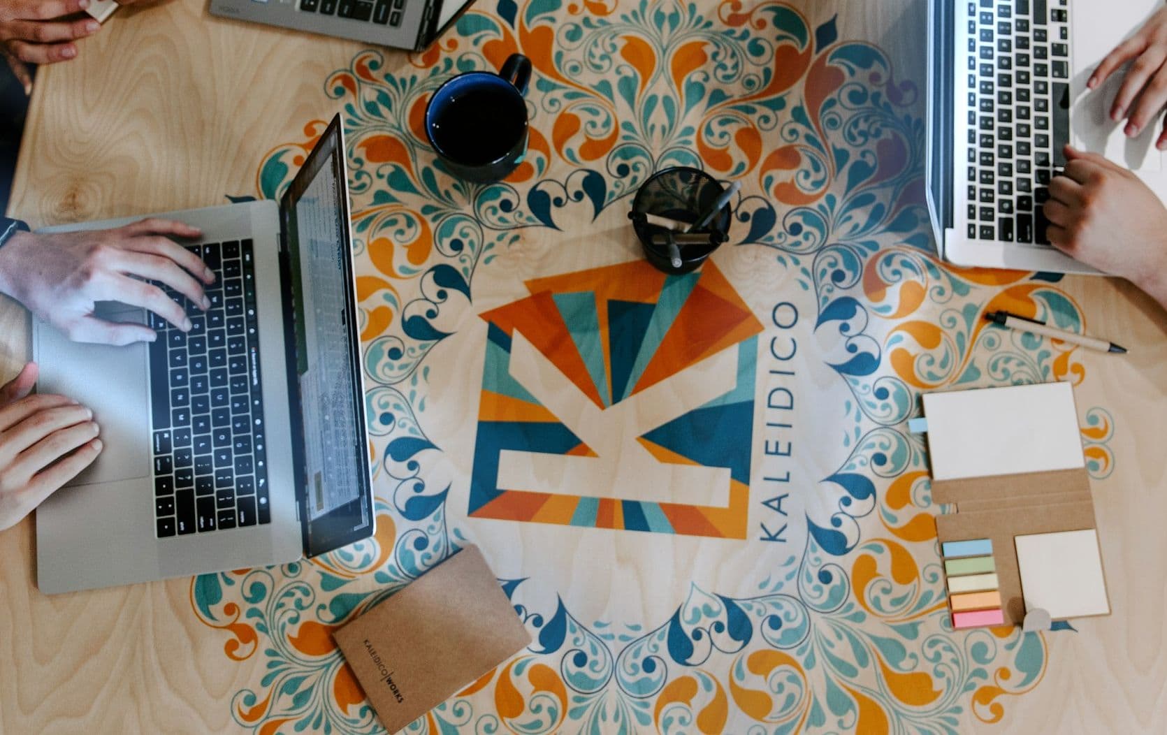 Чанартай юм сонс: Маргаашийн амжилтын түүхийг бүтээх нь нийтлэлийн зураг