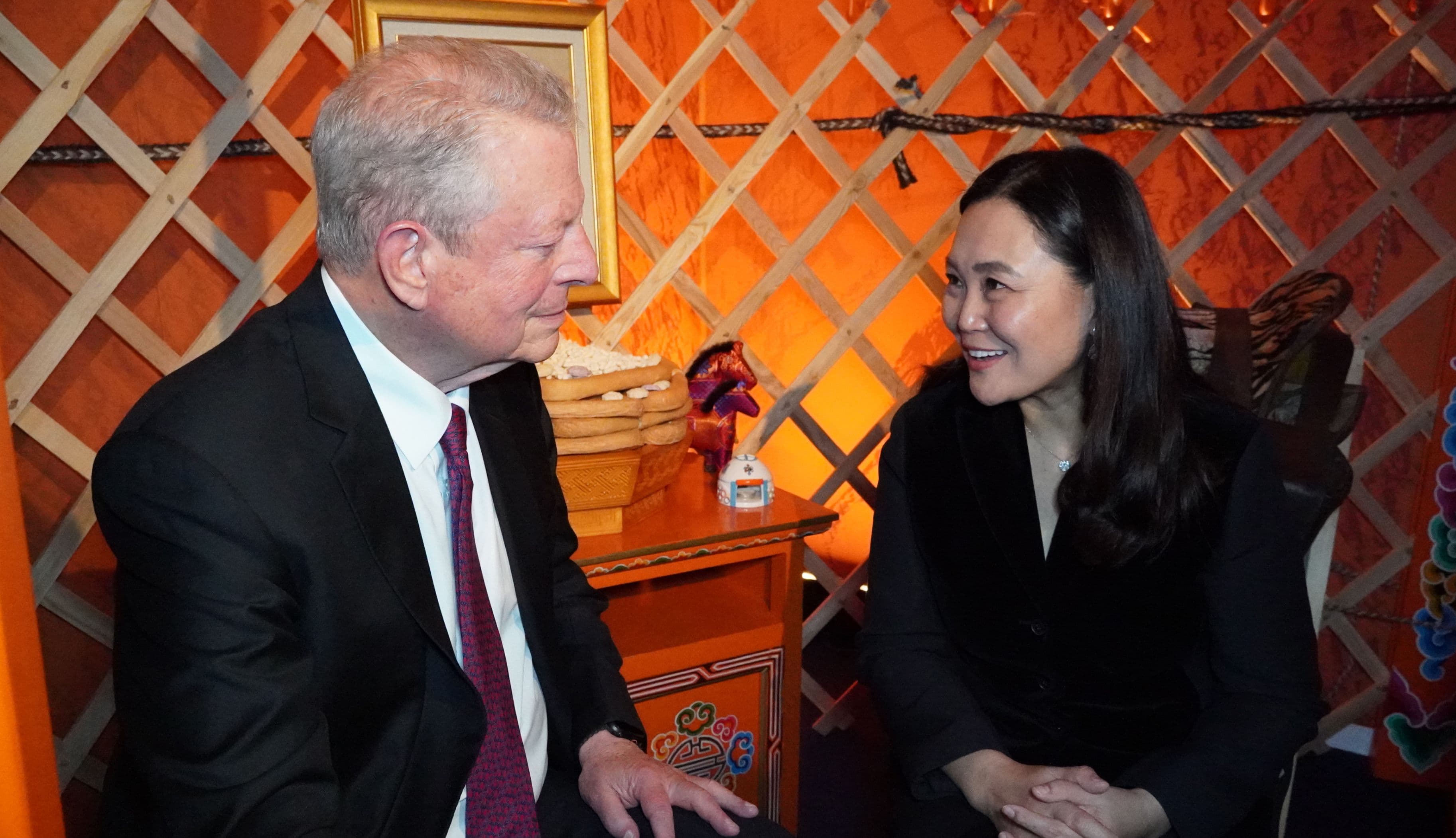 Дэлхийн эдийн засгийн чуулганаар "Mongolia House" дэлхий нийтийн анхаарлыг татлаа нийтлэлийн зураг