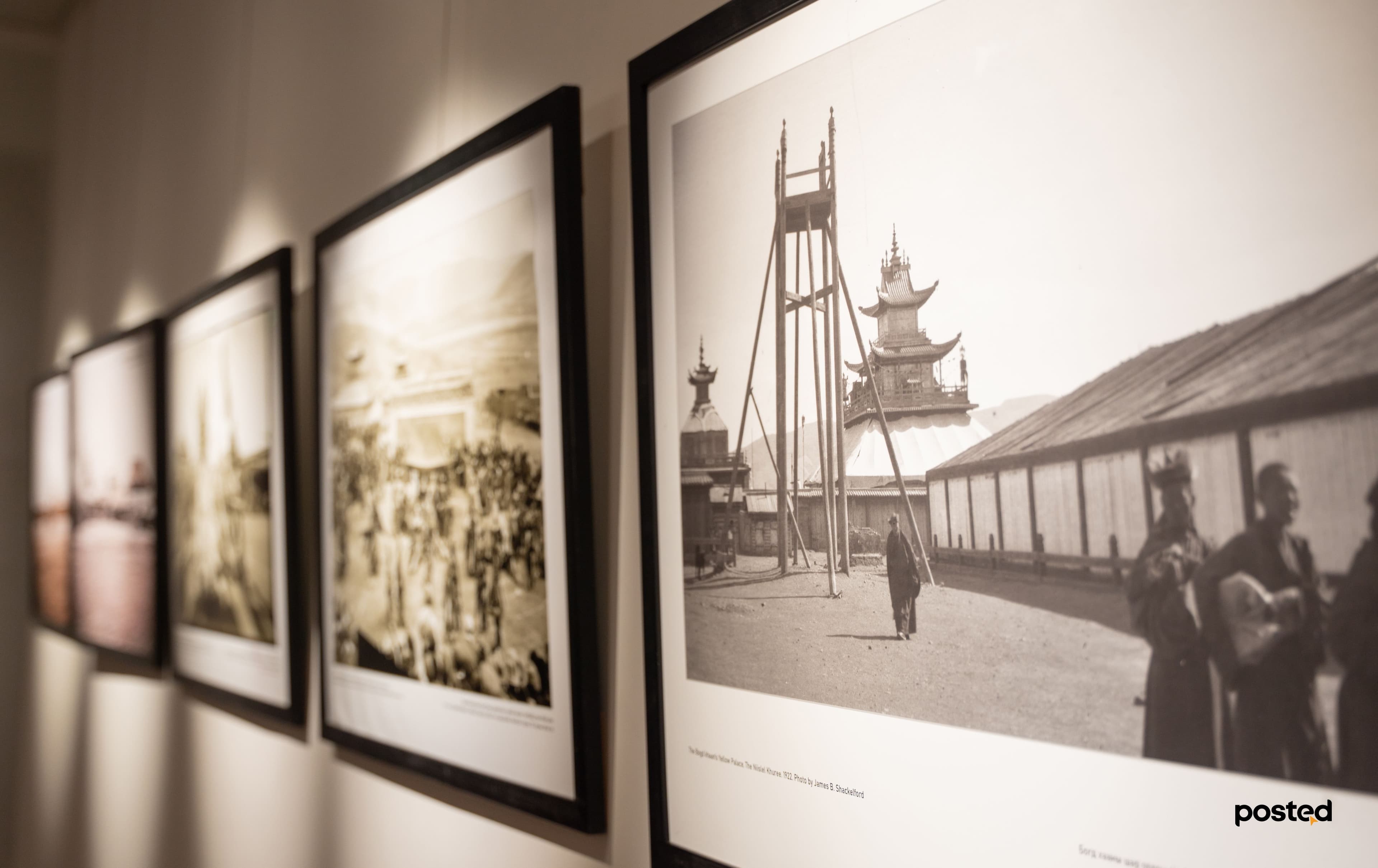 Улаанбаатар хотын агаараар амьсгалж, усаар нь ундаалж буй хүн бүрийн заавал үзэх үзэсгэлэн нийтлэлийн зураг