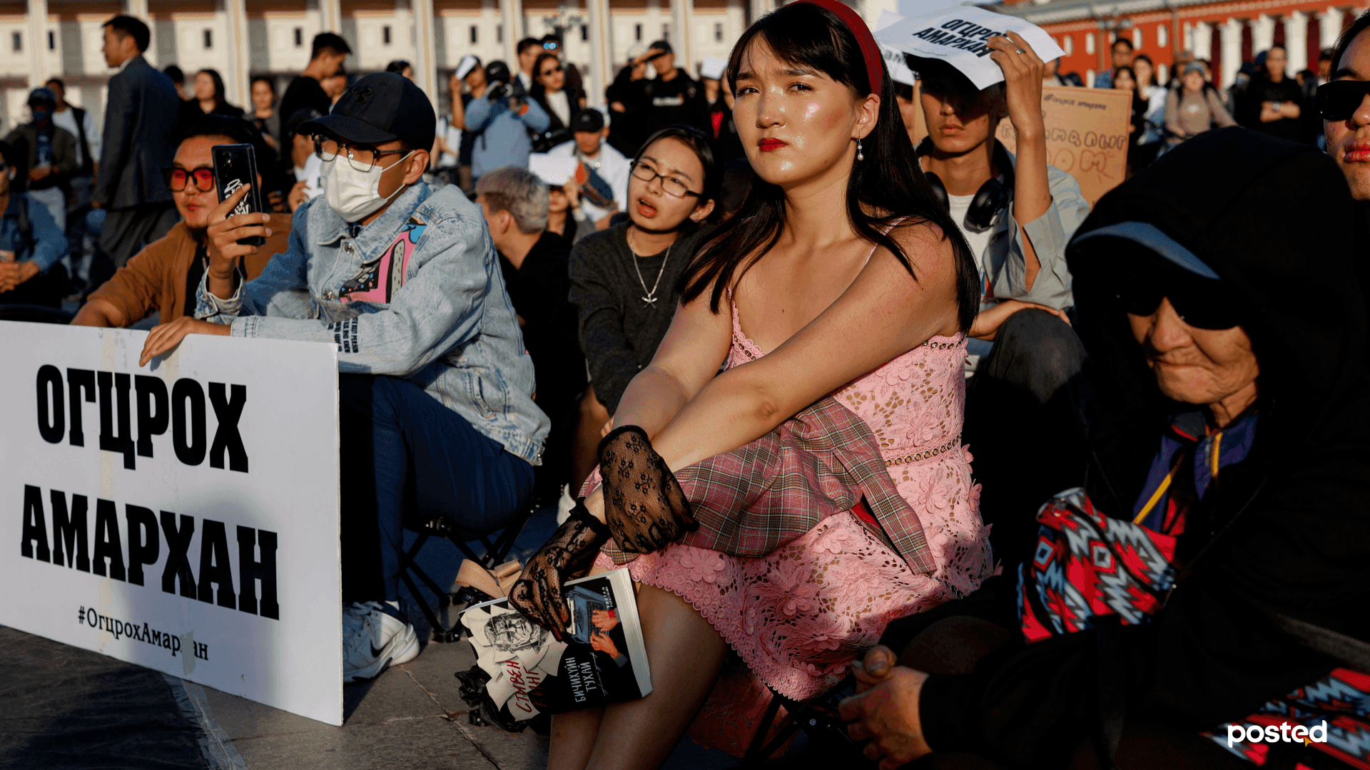 Шинэ цагийн эсэргүүцэл: Уур хилэнгээ урлаг болгох нь нийтлэлийн зураг