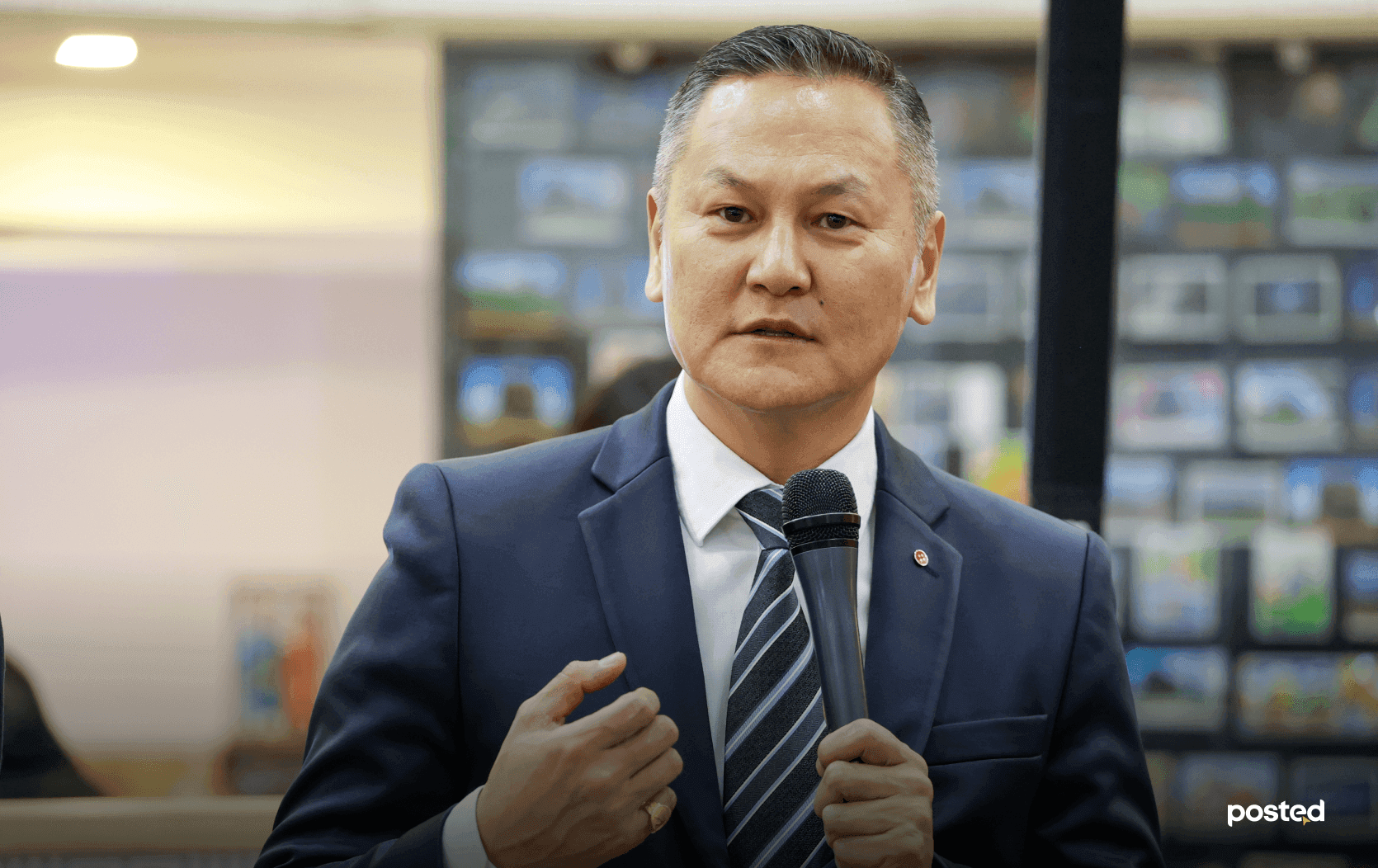 “Даян дэлхийн нэр төрөө эрхэмлэх өдөр” сэдэвт шуудангийн марк худалдаанд гарлаа нийтлэлийн зураг