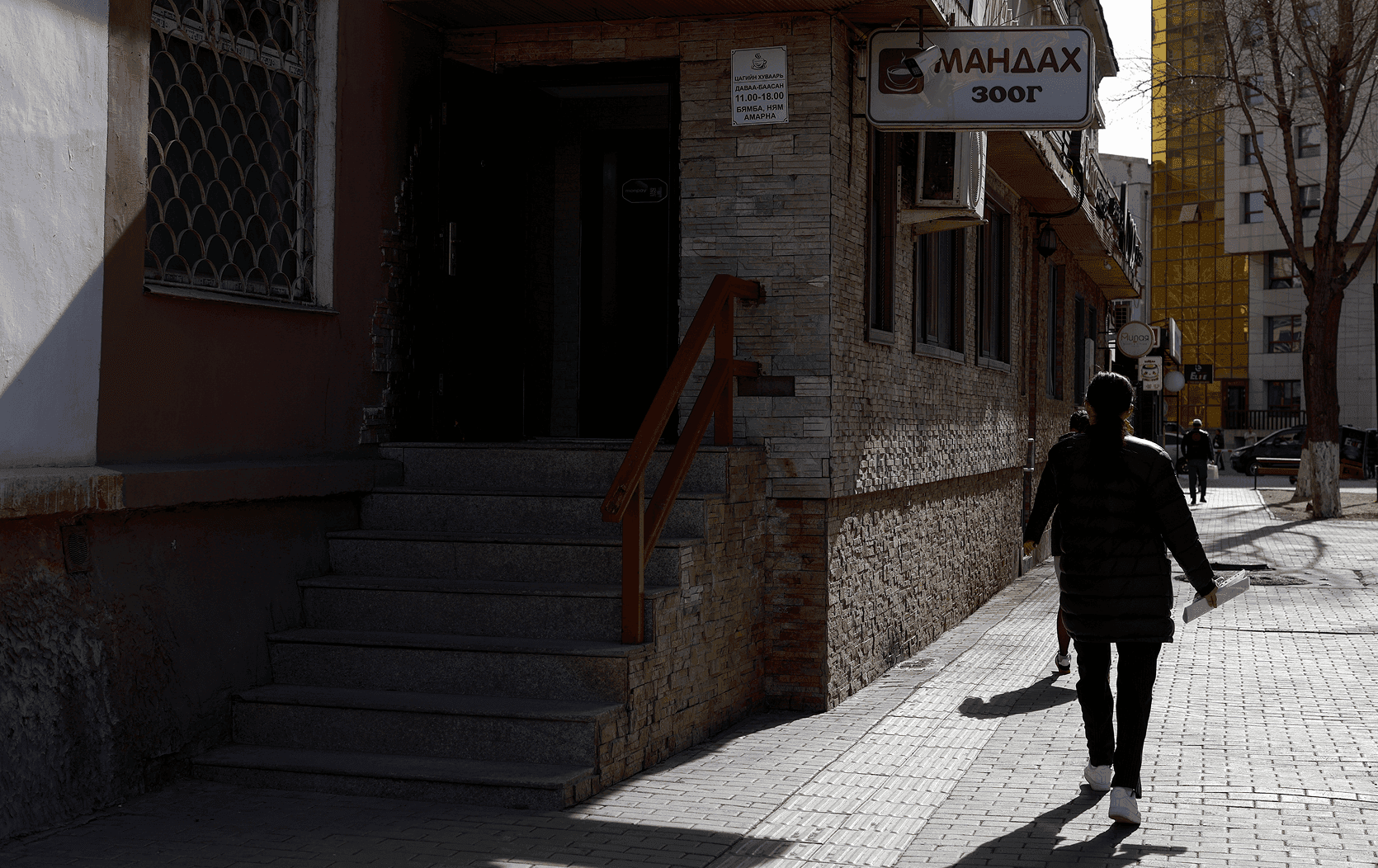 МИНИЙ ДОШ: Их сургуулийн гудамж нийтлэлийн зураг