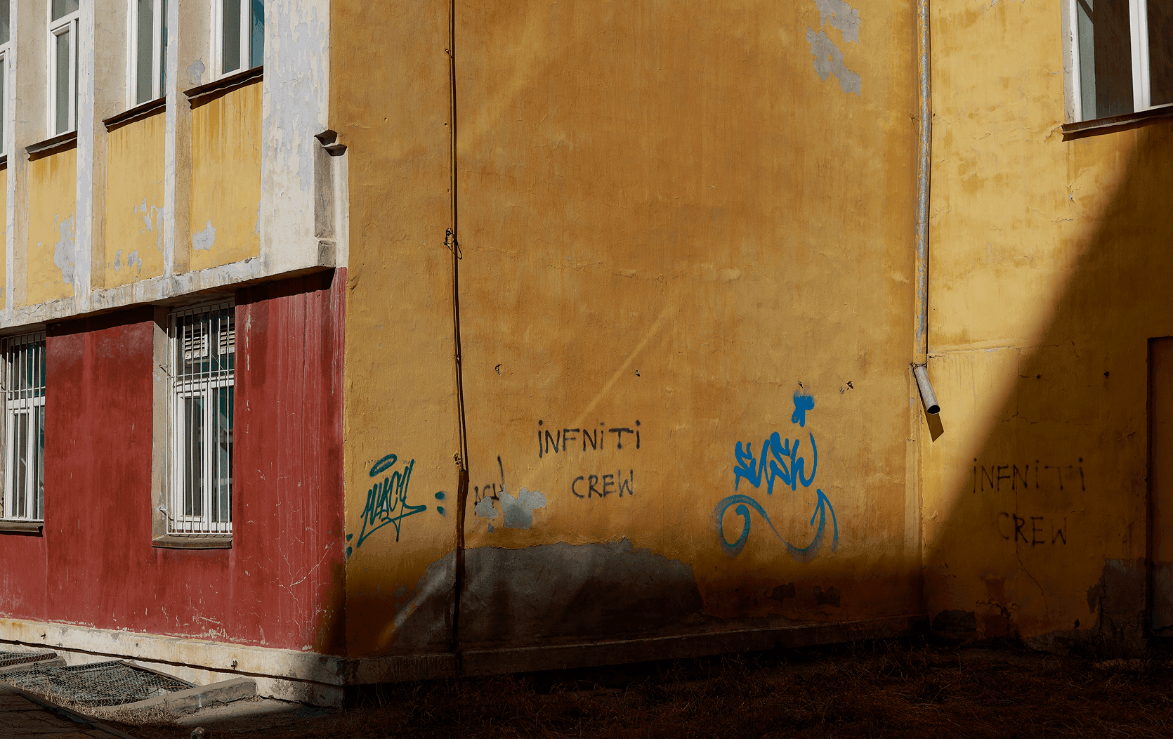 МИНИЙ ДОШ: Их сургуулийн гудамж нийтлэлийн зураг