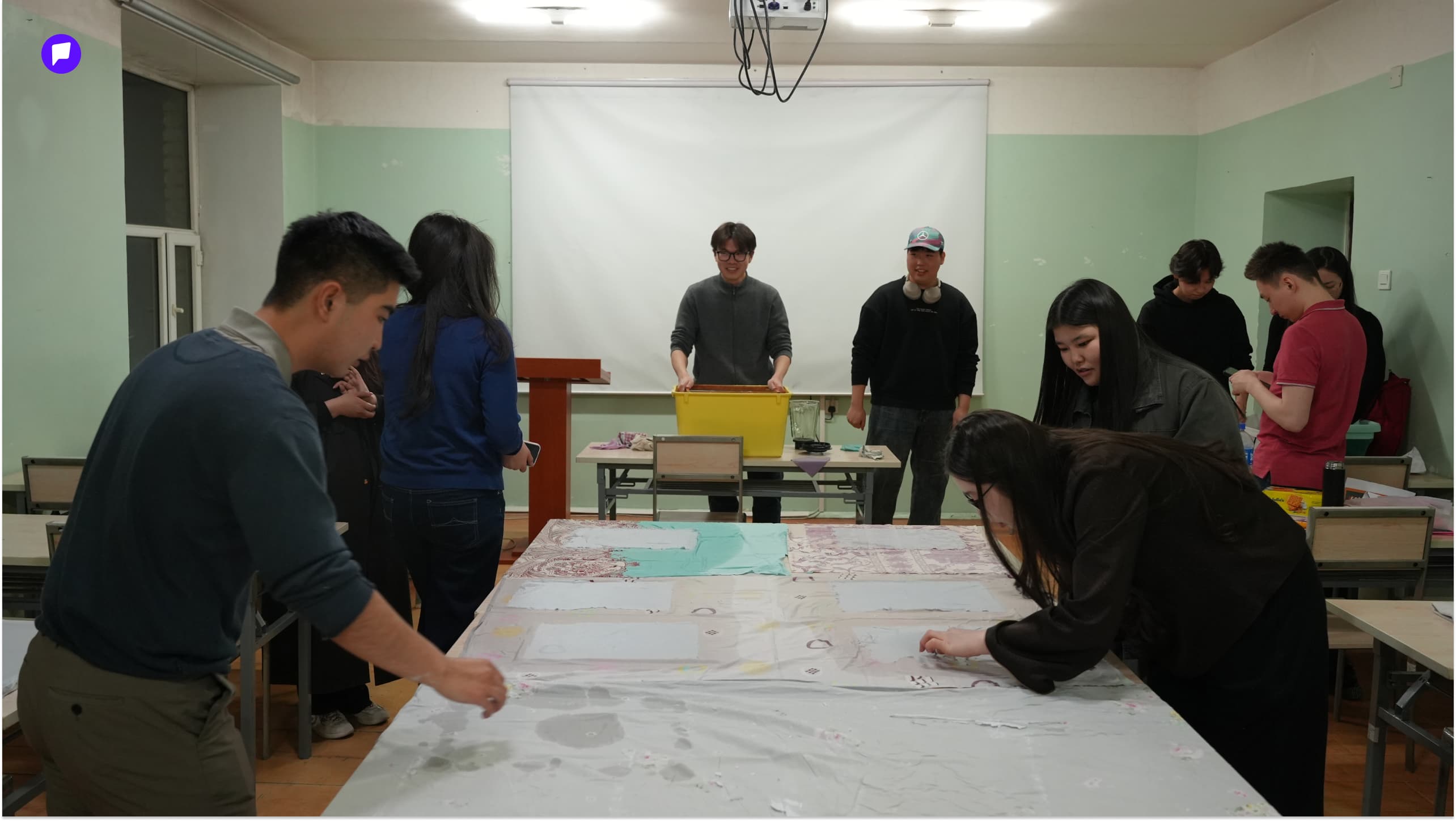 Эх дэлхийдээ ээлтэй залуус: Оюутны ширээнээс төрсөн санаа нийтлэлийн зураг