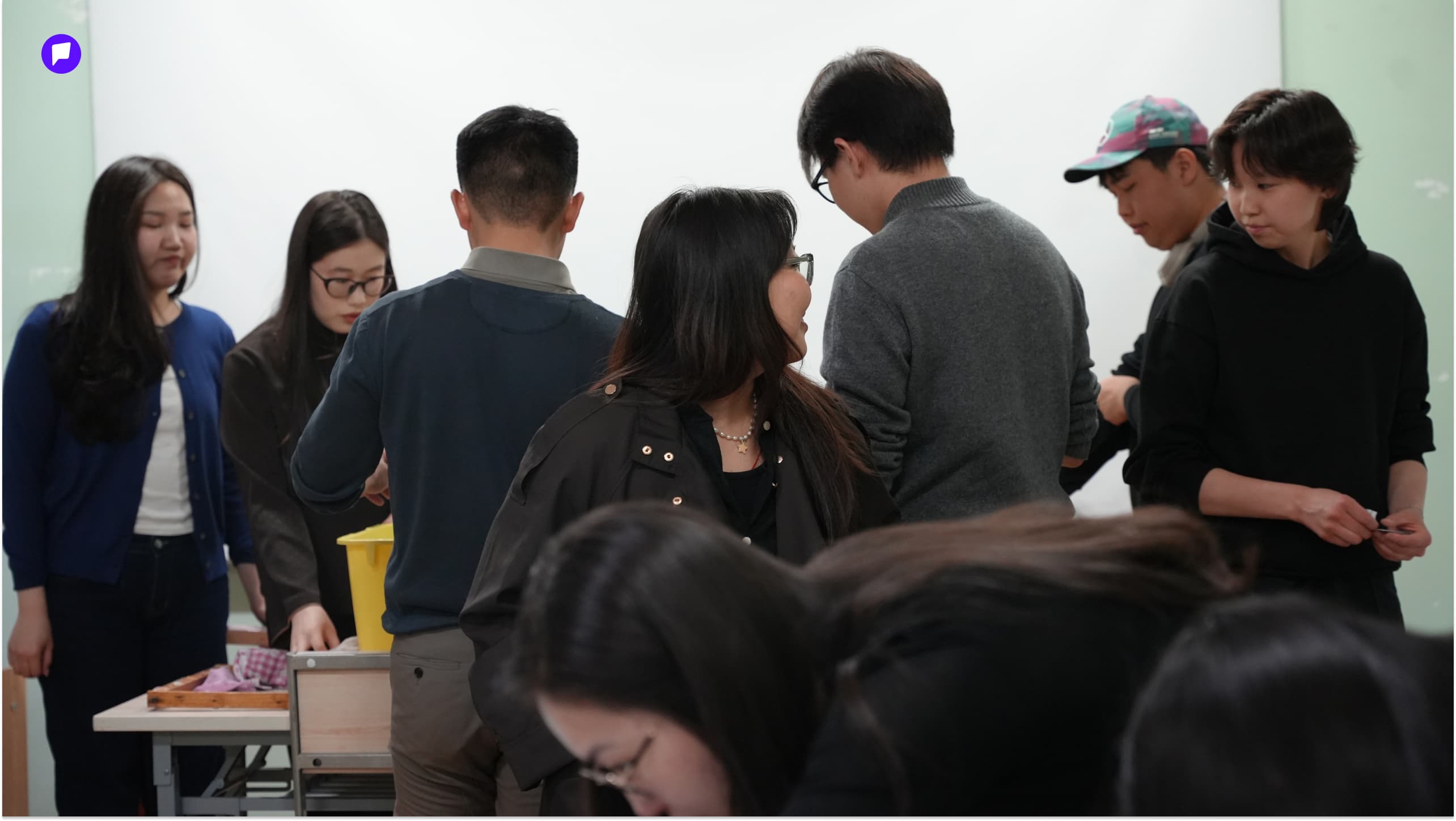 Эх дэлхийдээ ээлтэй залуус: Оюутны ширээнээс төрсөн санаа нийтлэлийн зураг