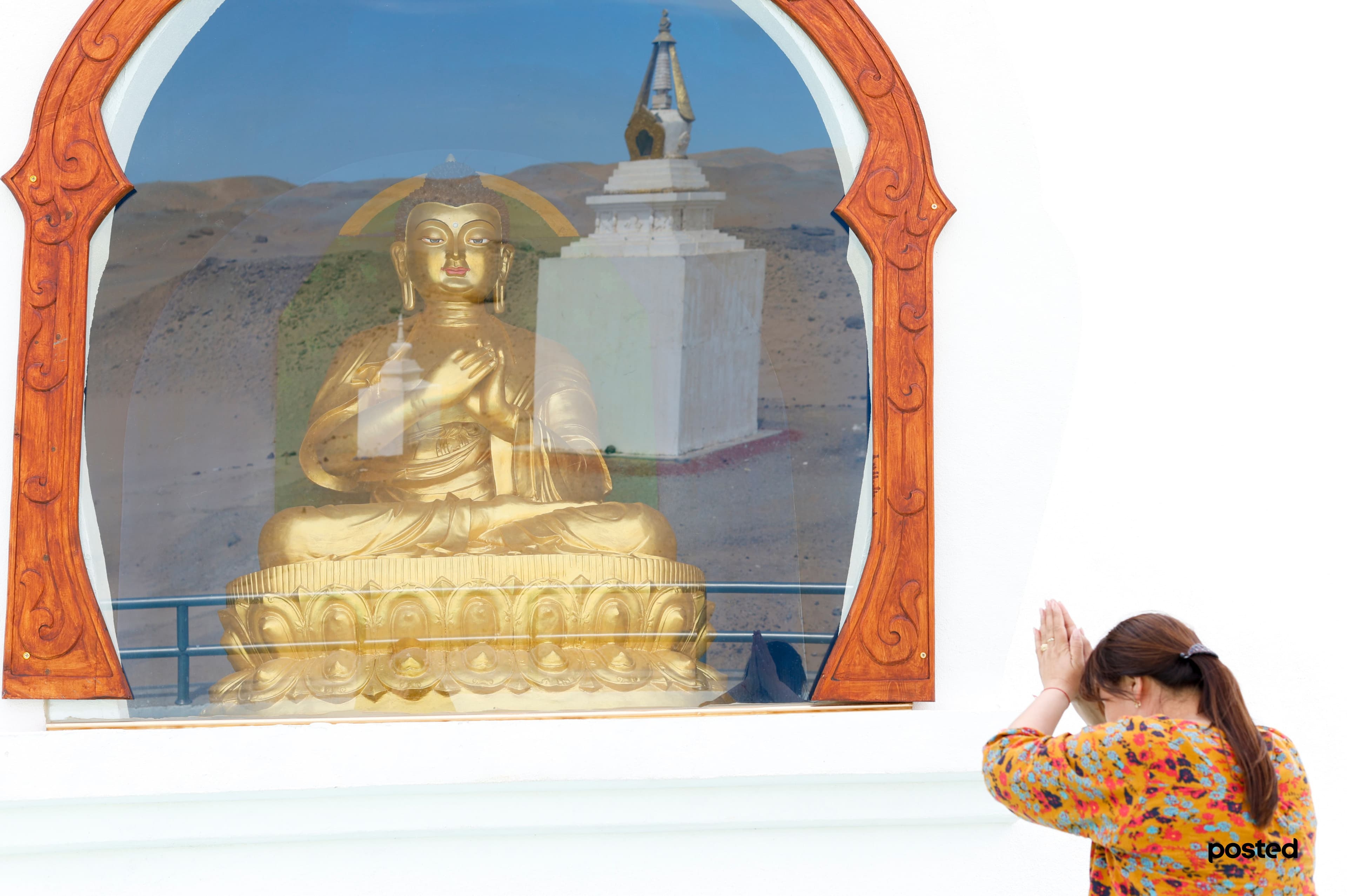 “Энерги дамжуулж байна аа!” фото сурвалжилга нийтлэлийн зураг